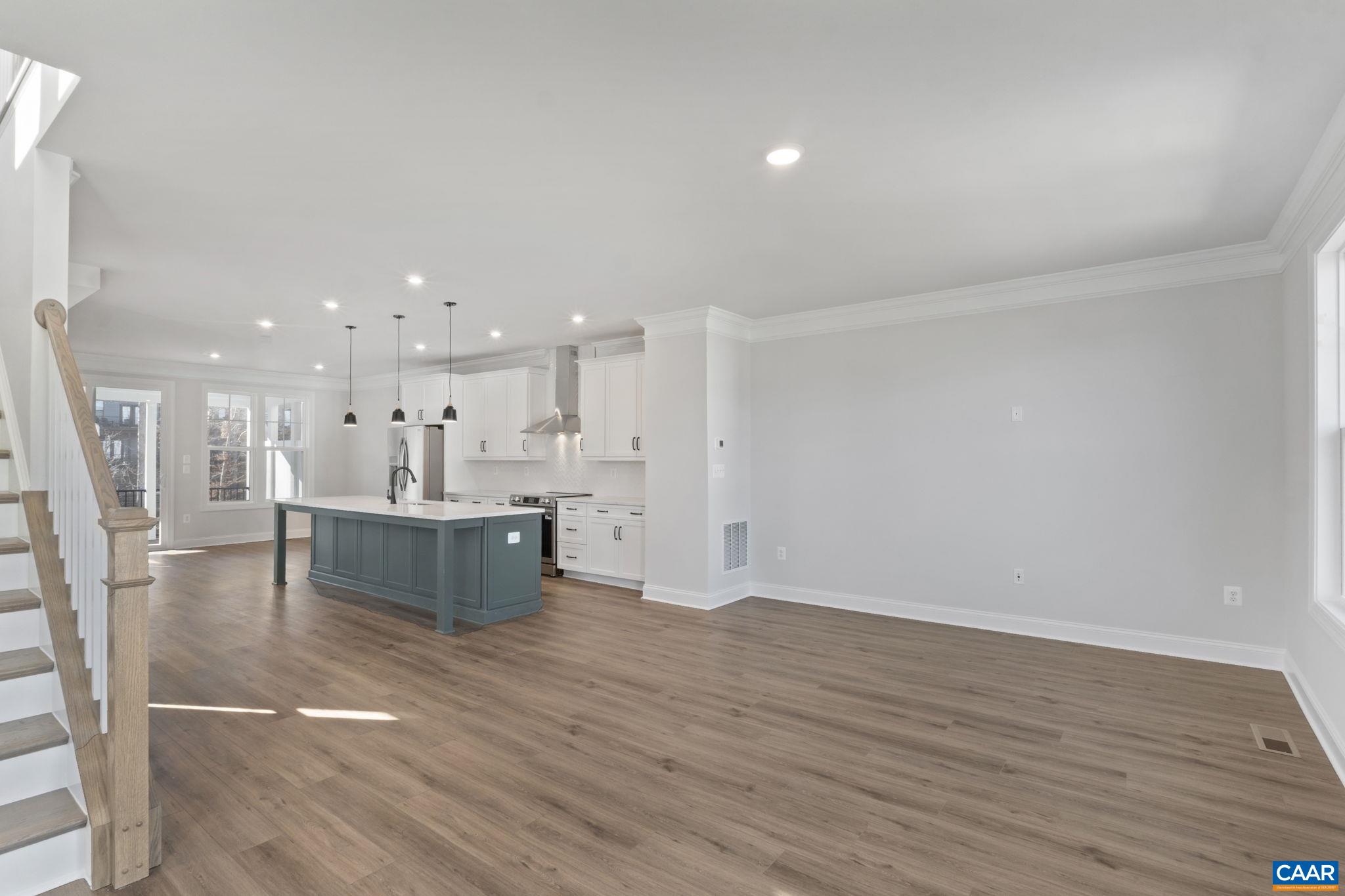 3028 FARROW CIR