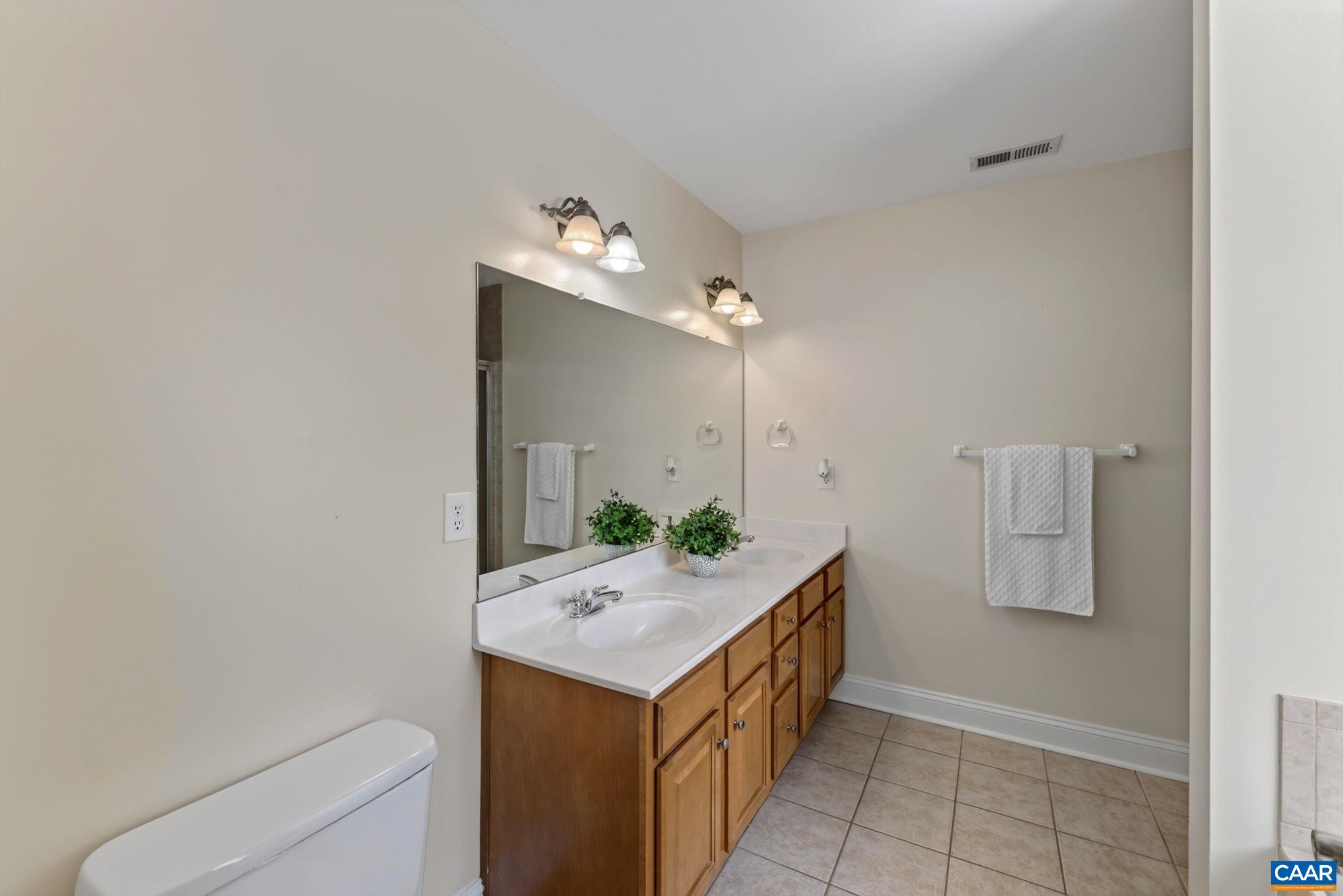 1130 ARDEN DR