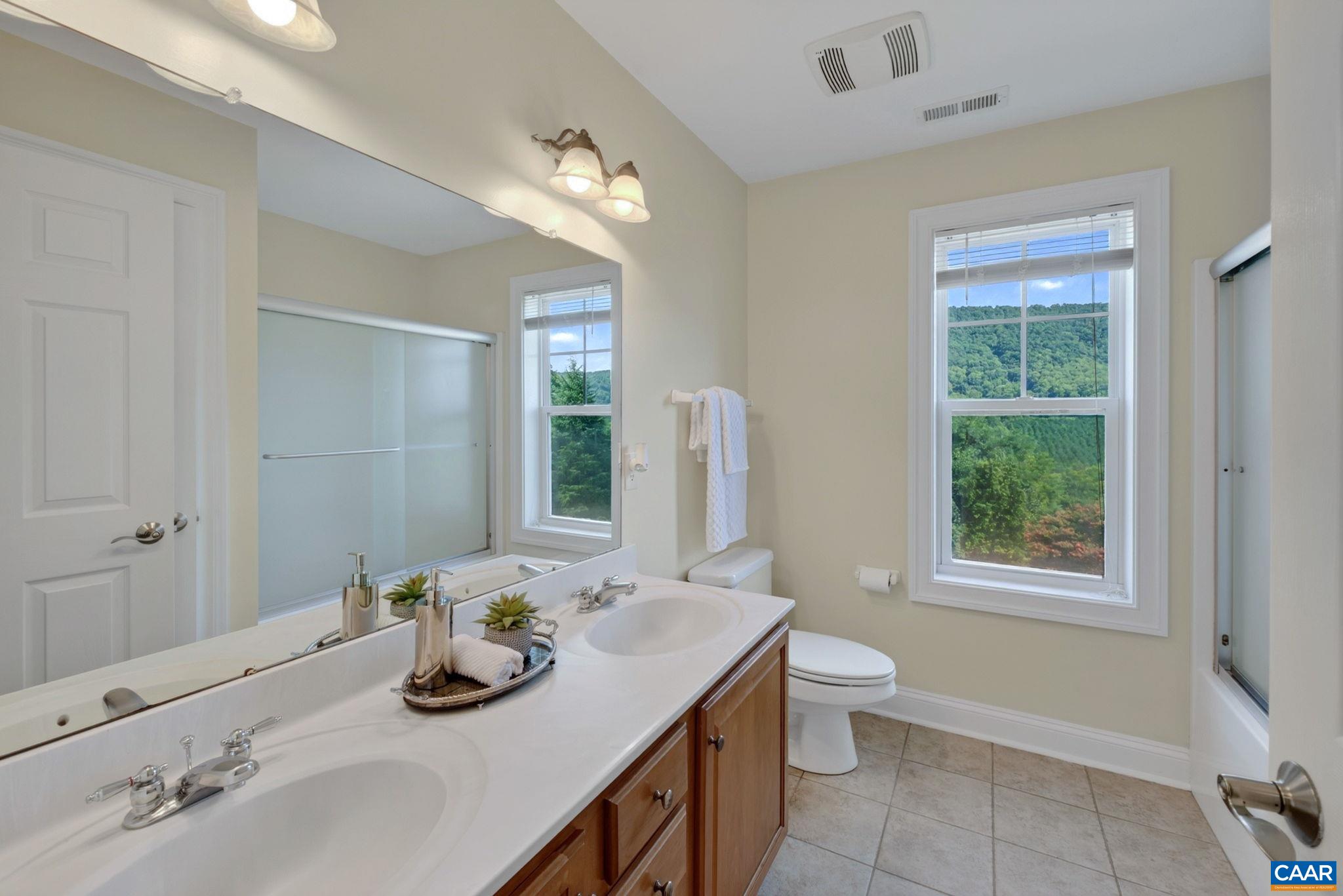 1130 ARDEN DR