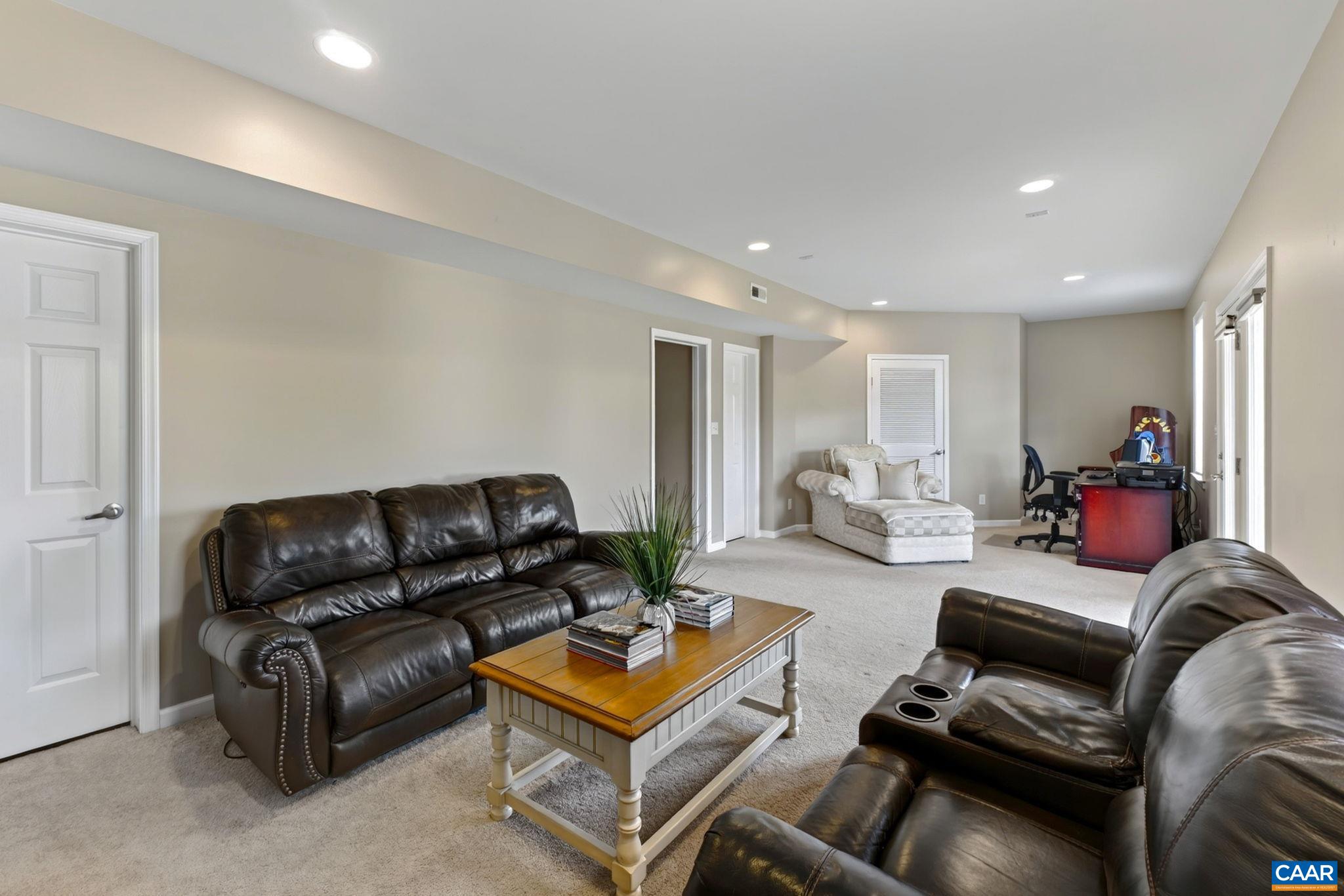 1130 ARDEN DR