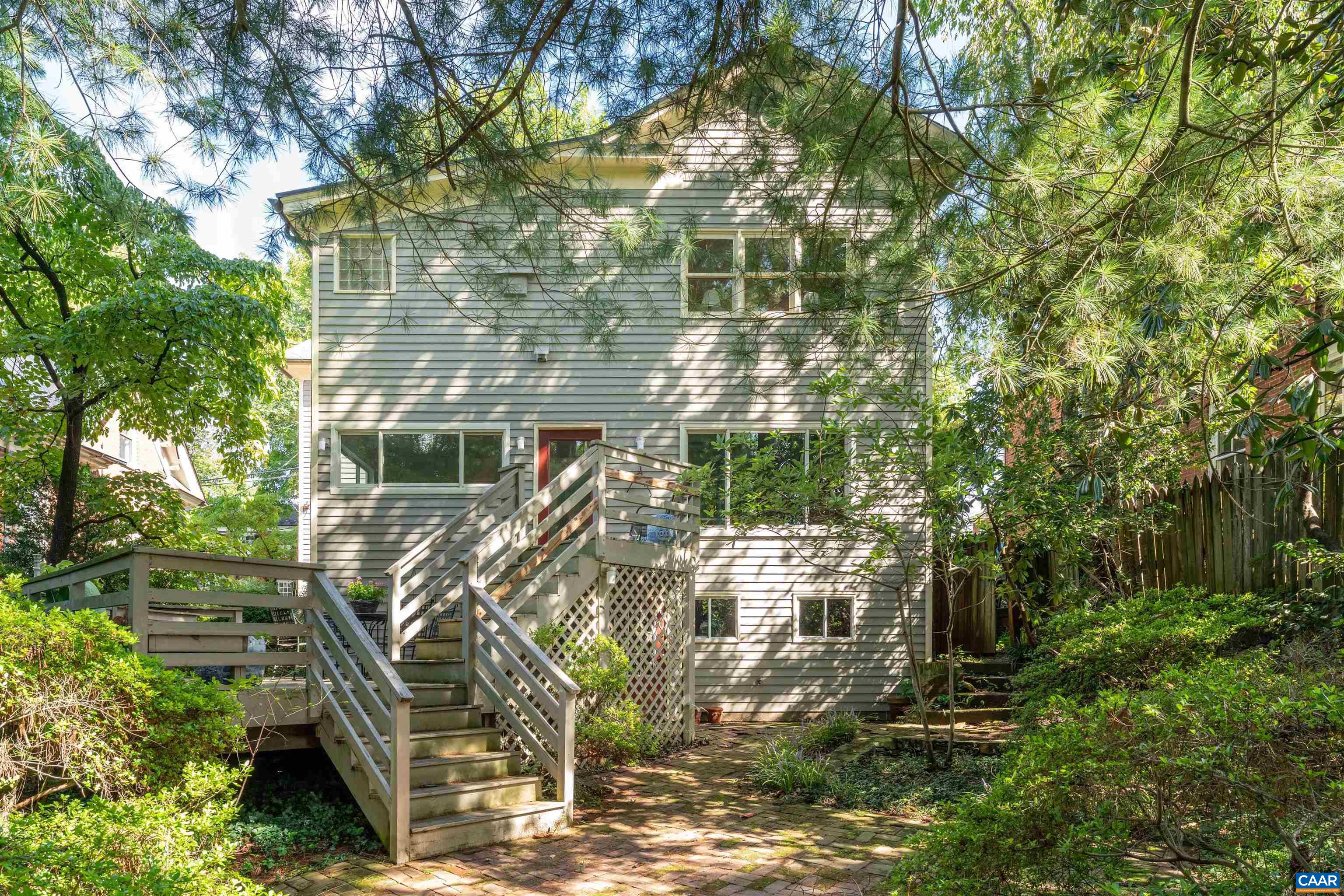 409 NE 2ND ST
