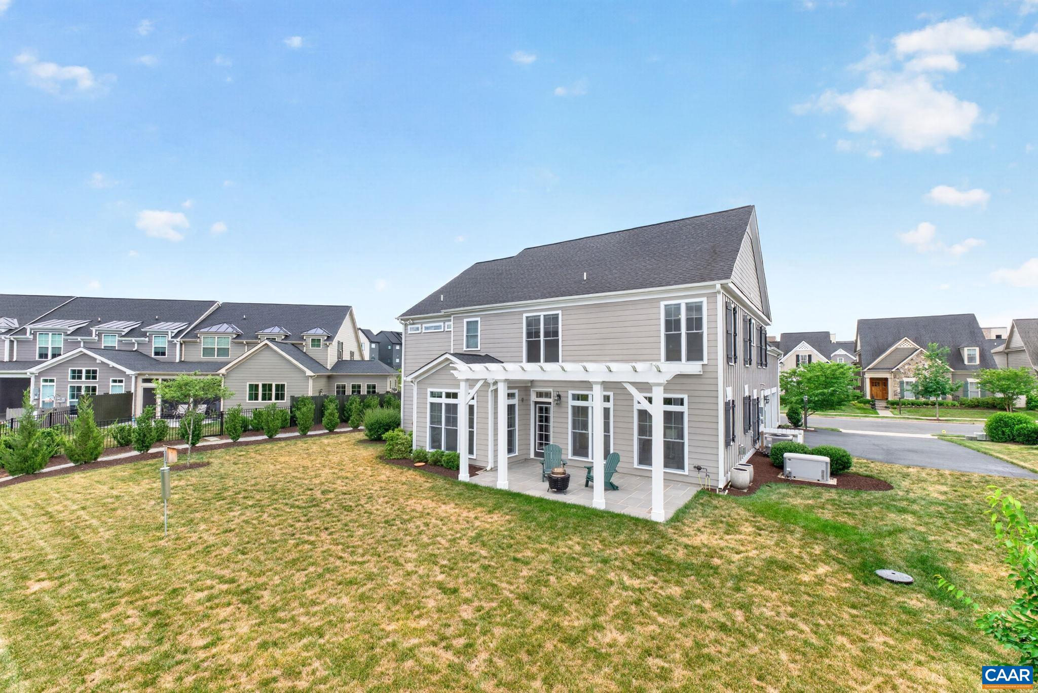 801 GOLF VIEW DR
