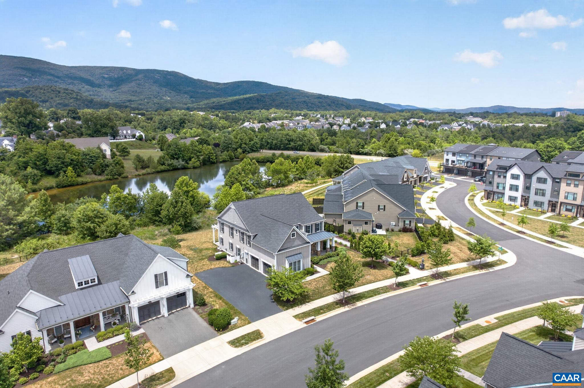 801 GOLF VIEW DR