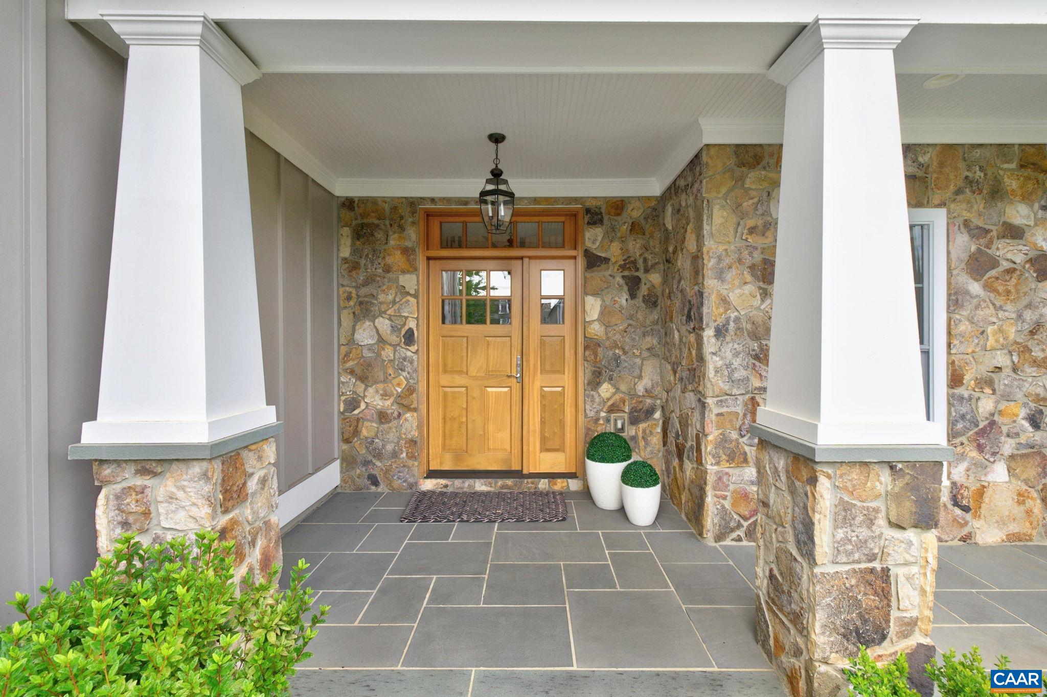 801 GOLF VIEW DR