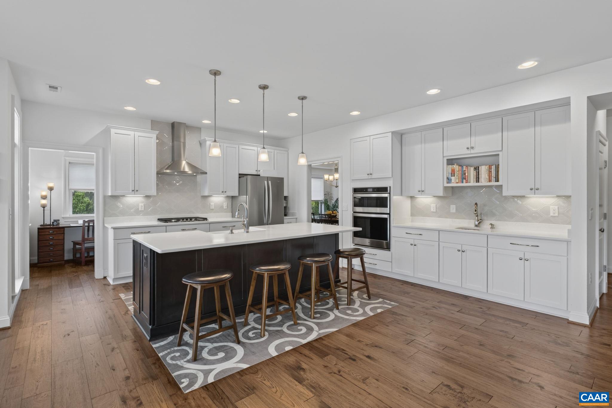 801 GOLF VIEW DR