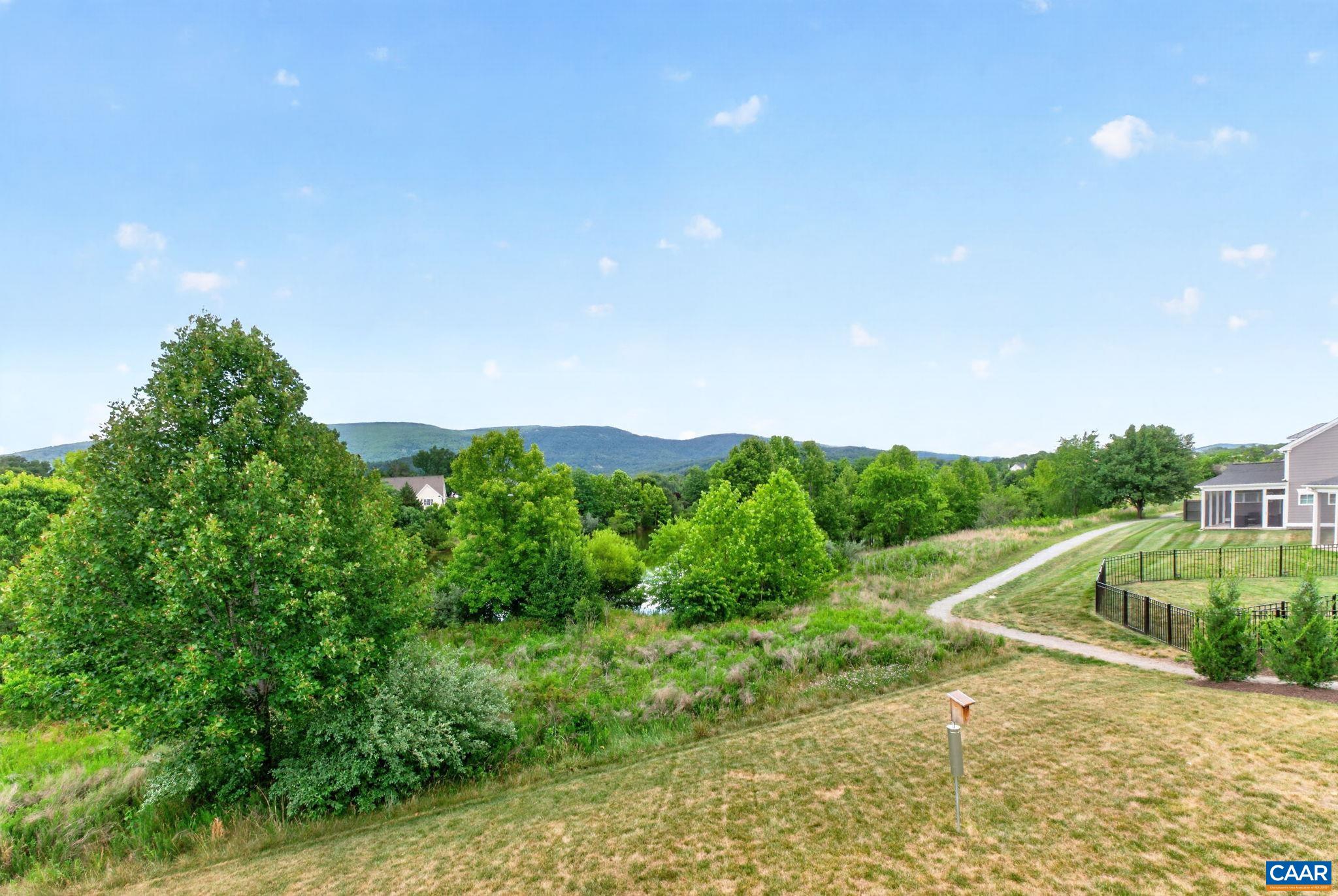 801 GOLF VIEW DR