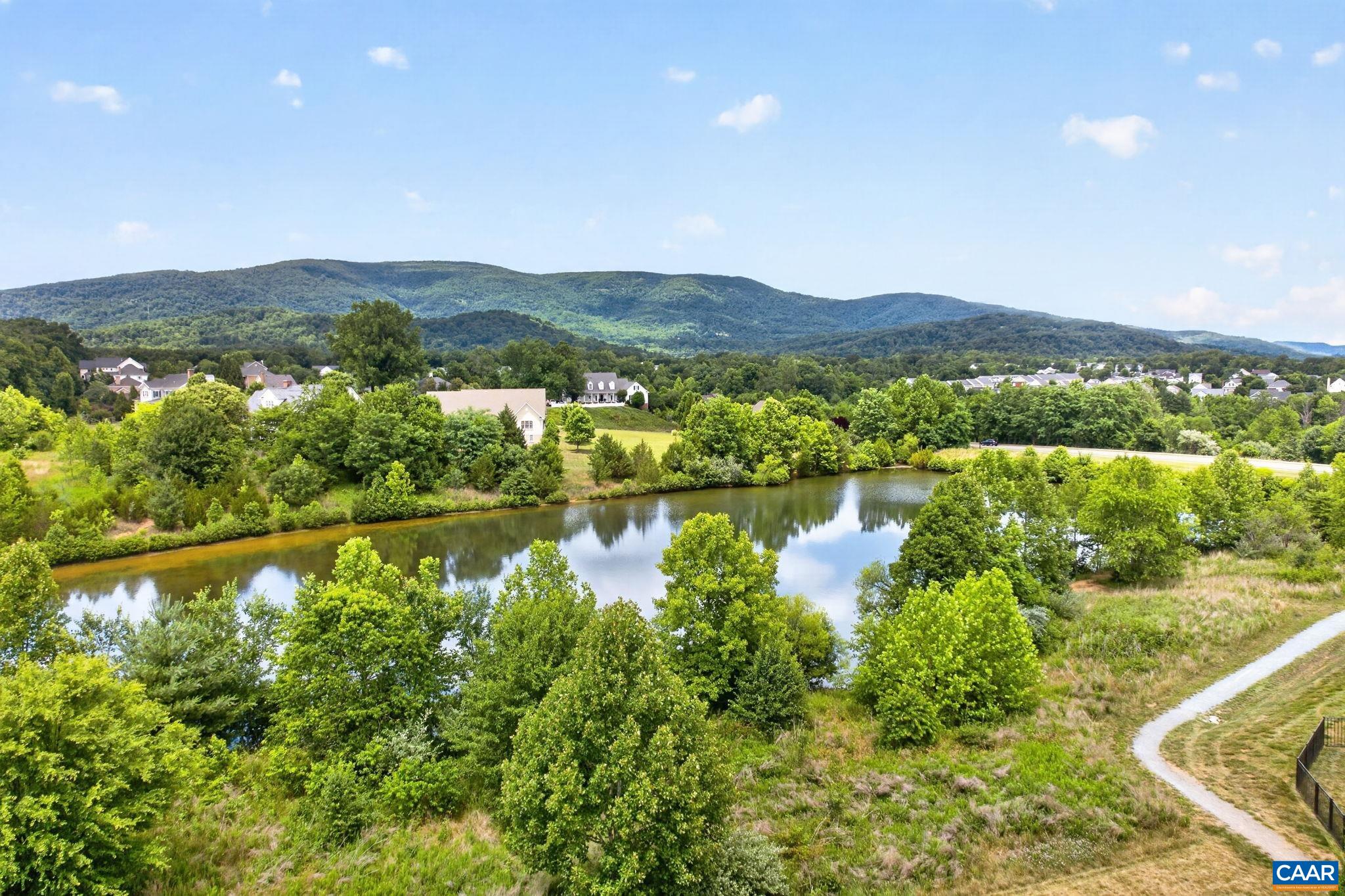 801 GOLF VIEW DR
