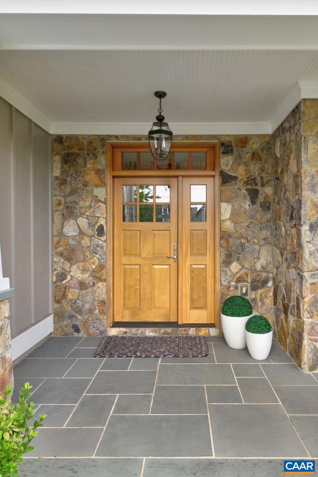 801 GOLF VIEW DR