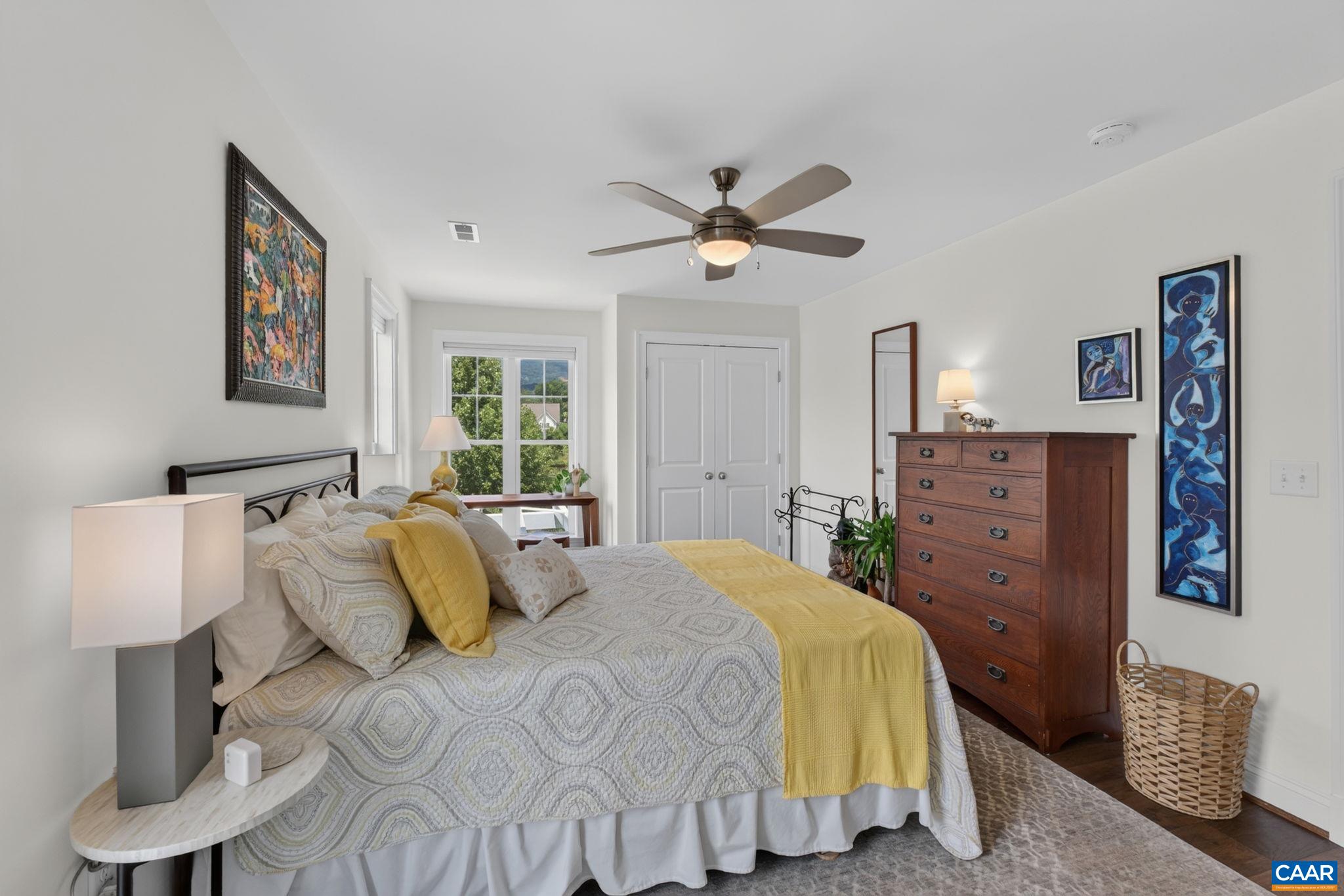 801 GOLF VIEW DR