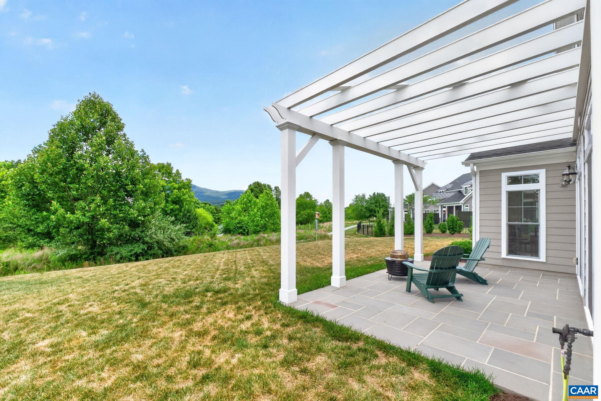 801 GOLF VIEW DR