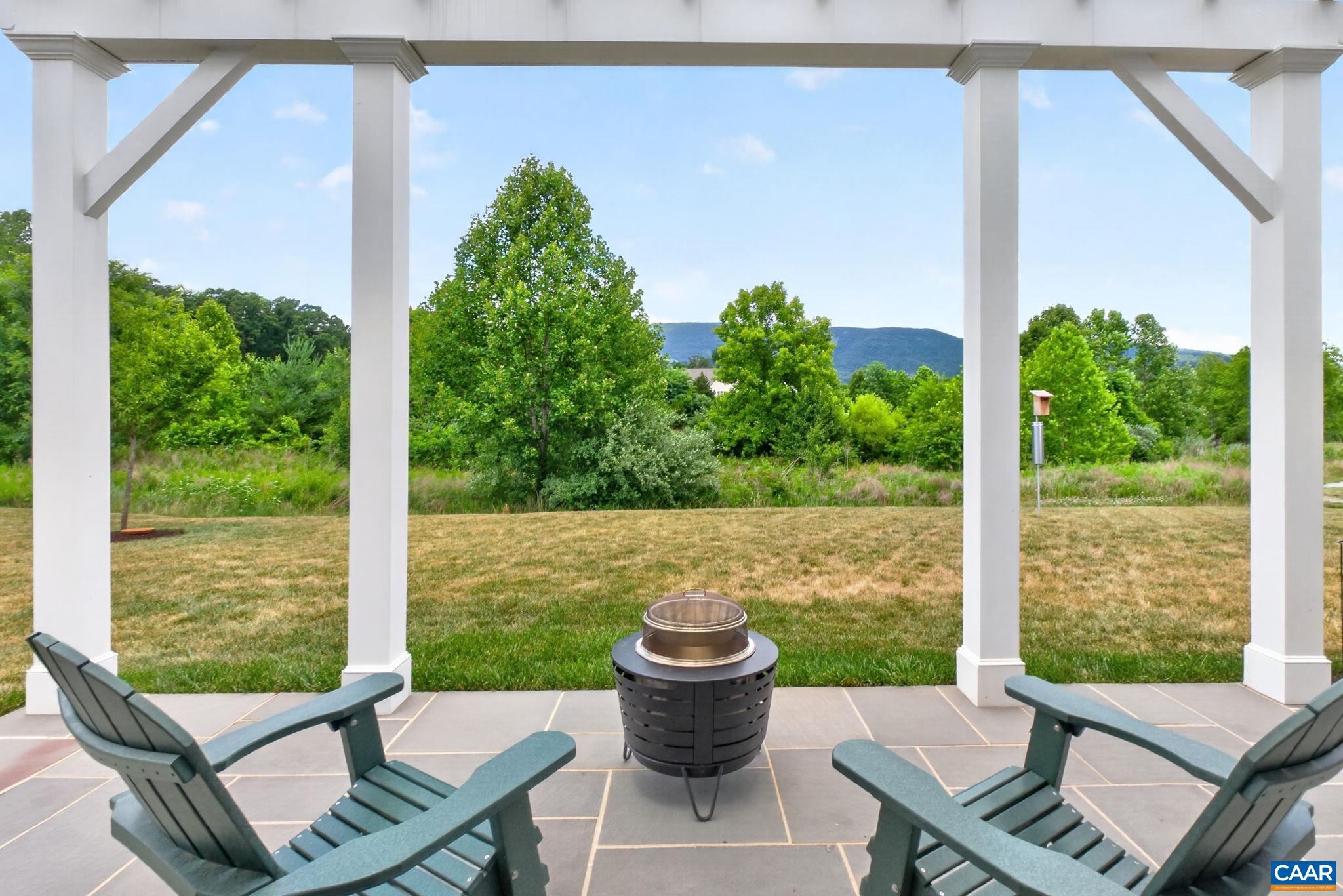 801 GOLF VIEW DR