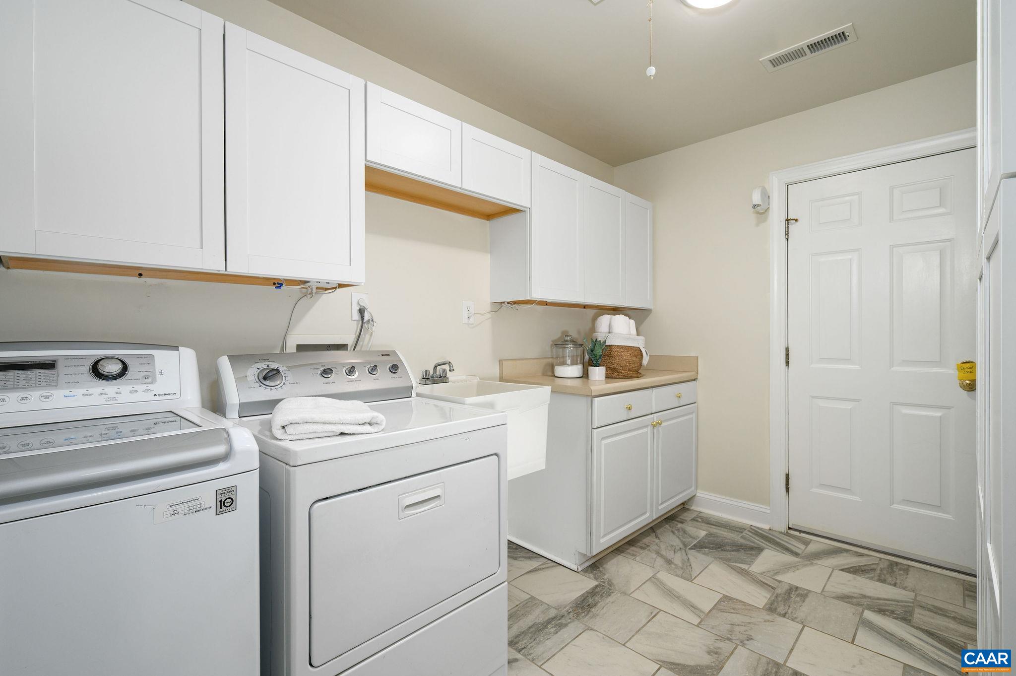 1227 RAINTREE DR