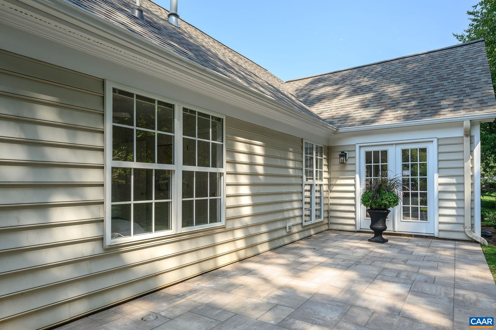 1227 RAINTREE DR