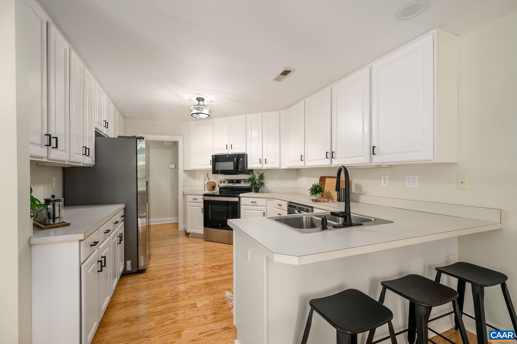 1227 RAINTREE DR