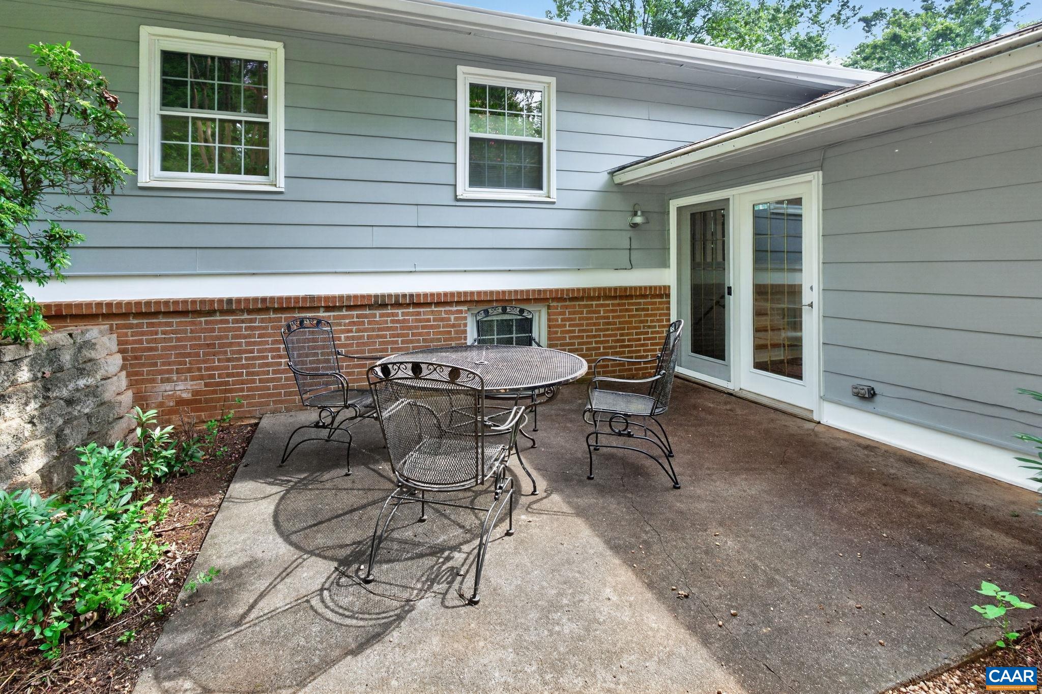 116 VINCENNES RD