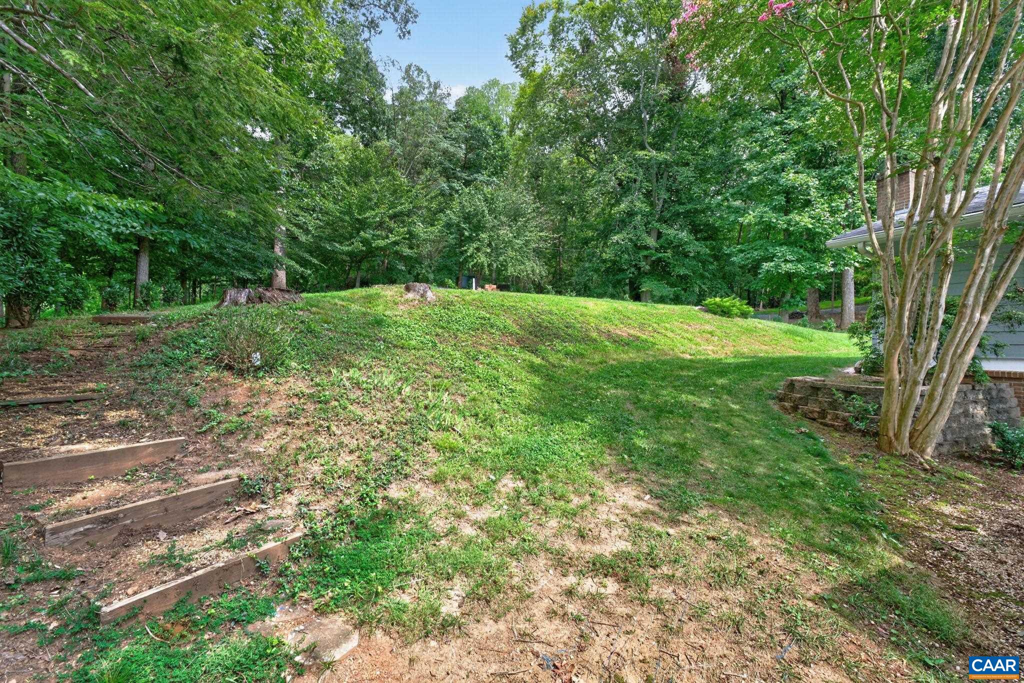 116 VINCENNES RD