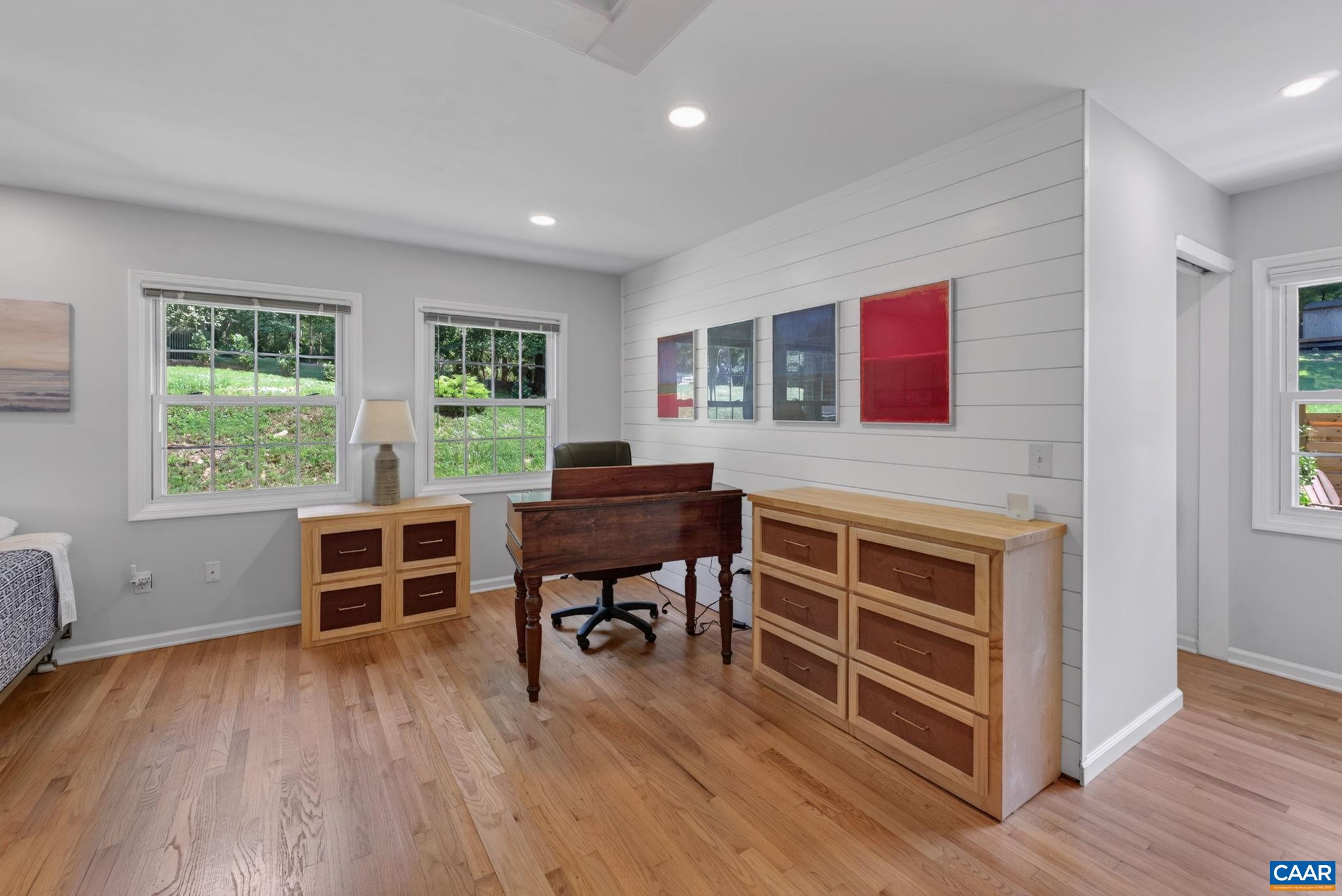116 VINCENNES RD