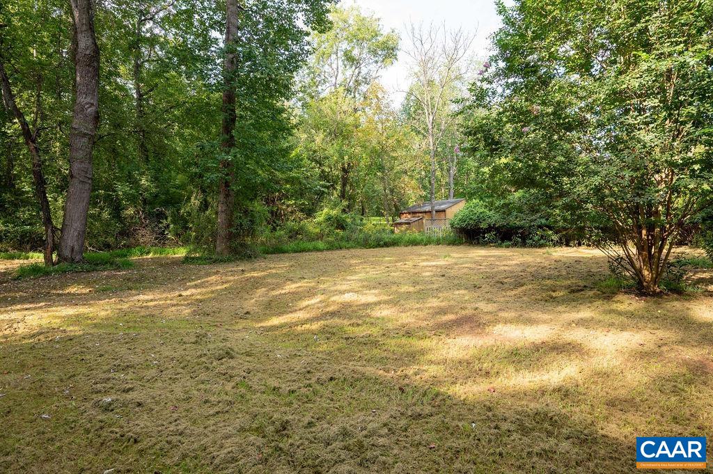 180 LYNX FARM LN