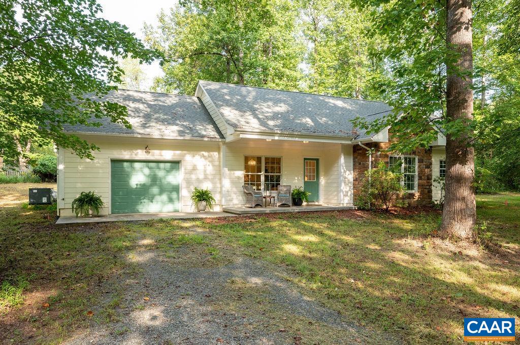 180 LYNX FARM LN