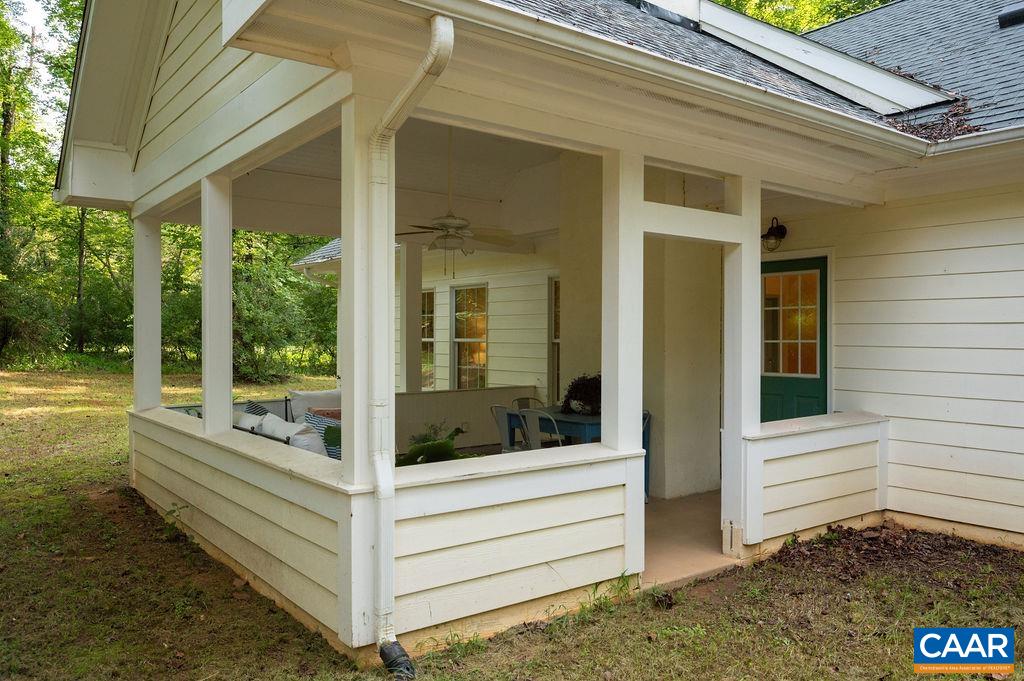 180 LYNX FARM LN