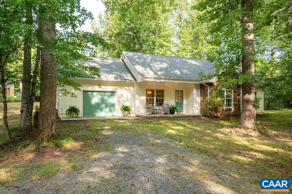180 LYNX FARM LN