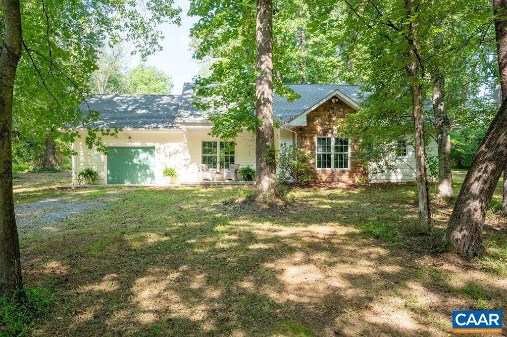 180 LYNX FARM LN