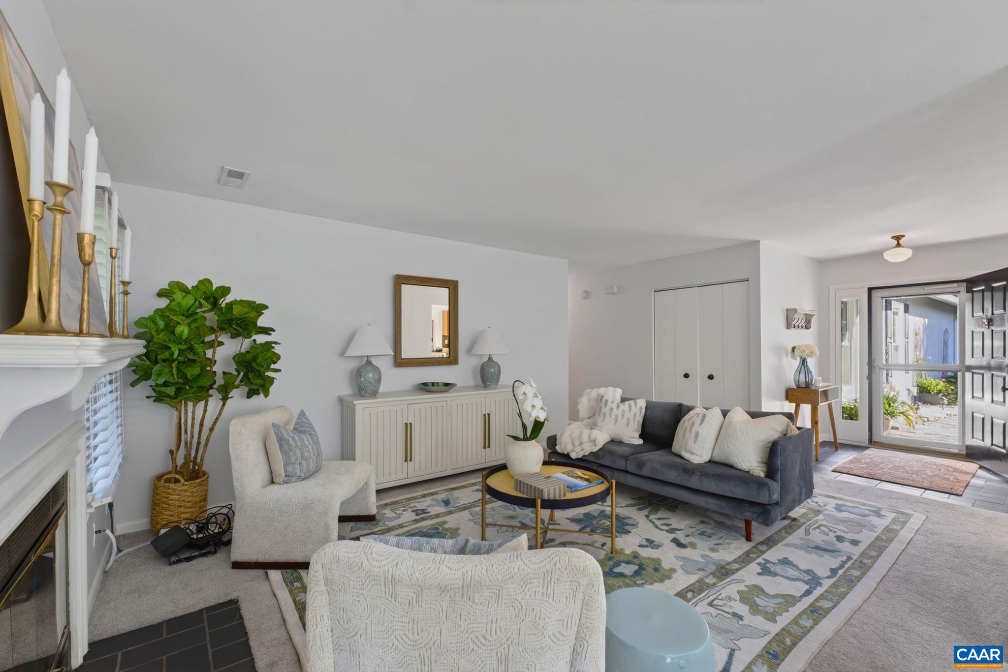 262 LAKEVIEW DR