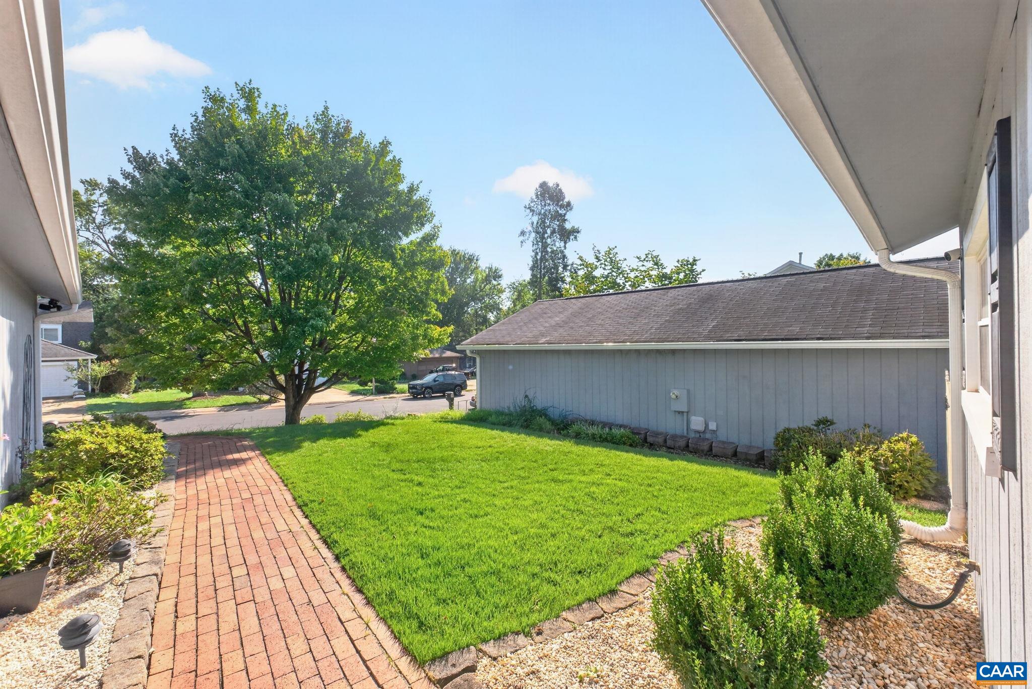 262 LAKEVIEW DR