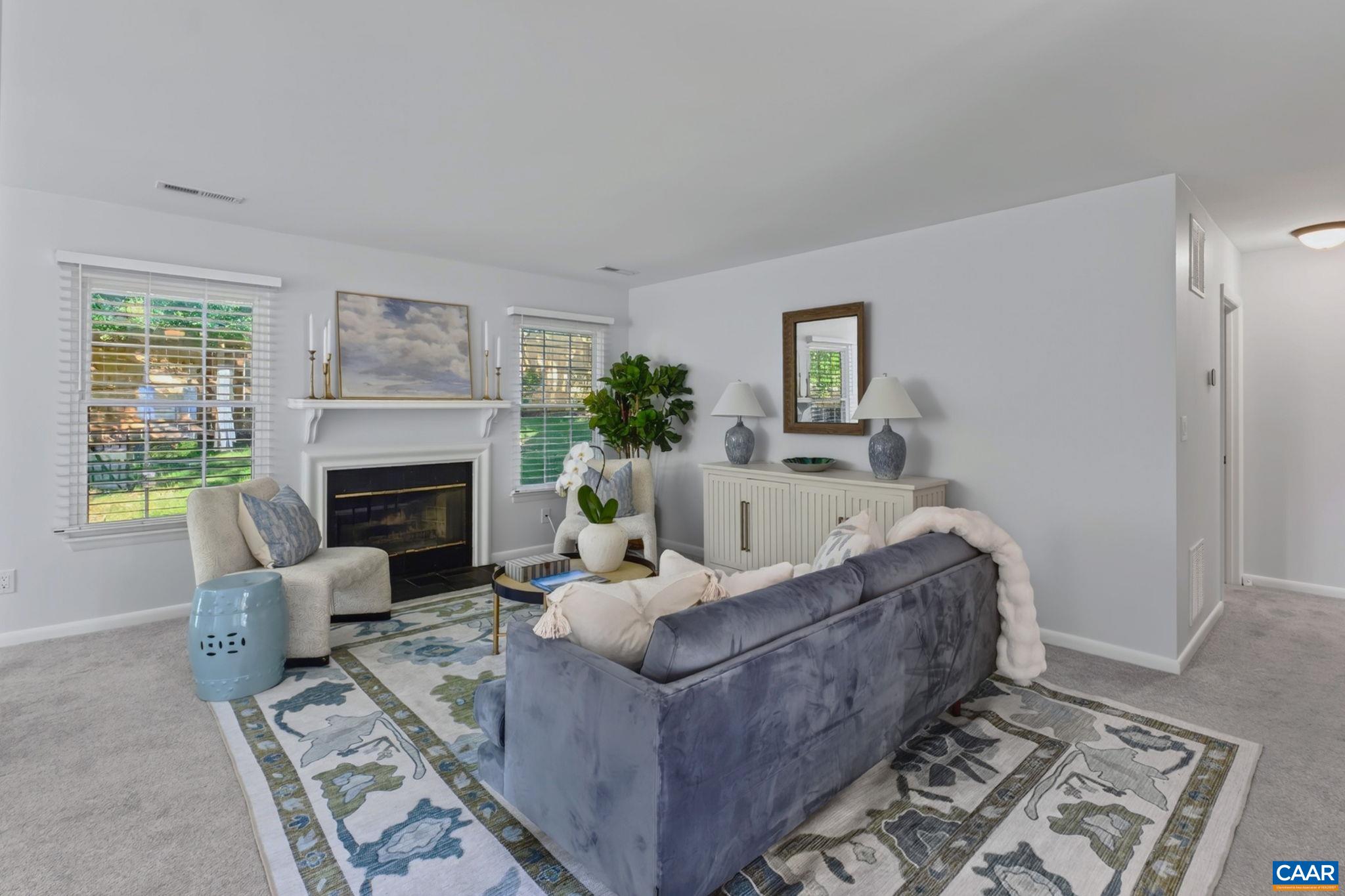 262 LAKEVIEW DR