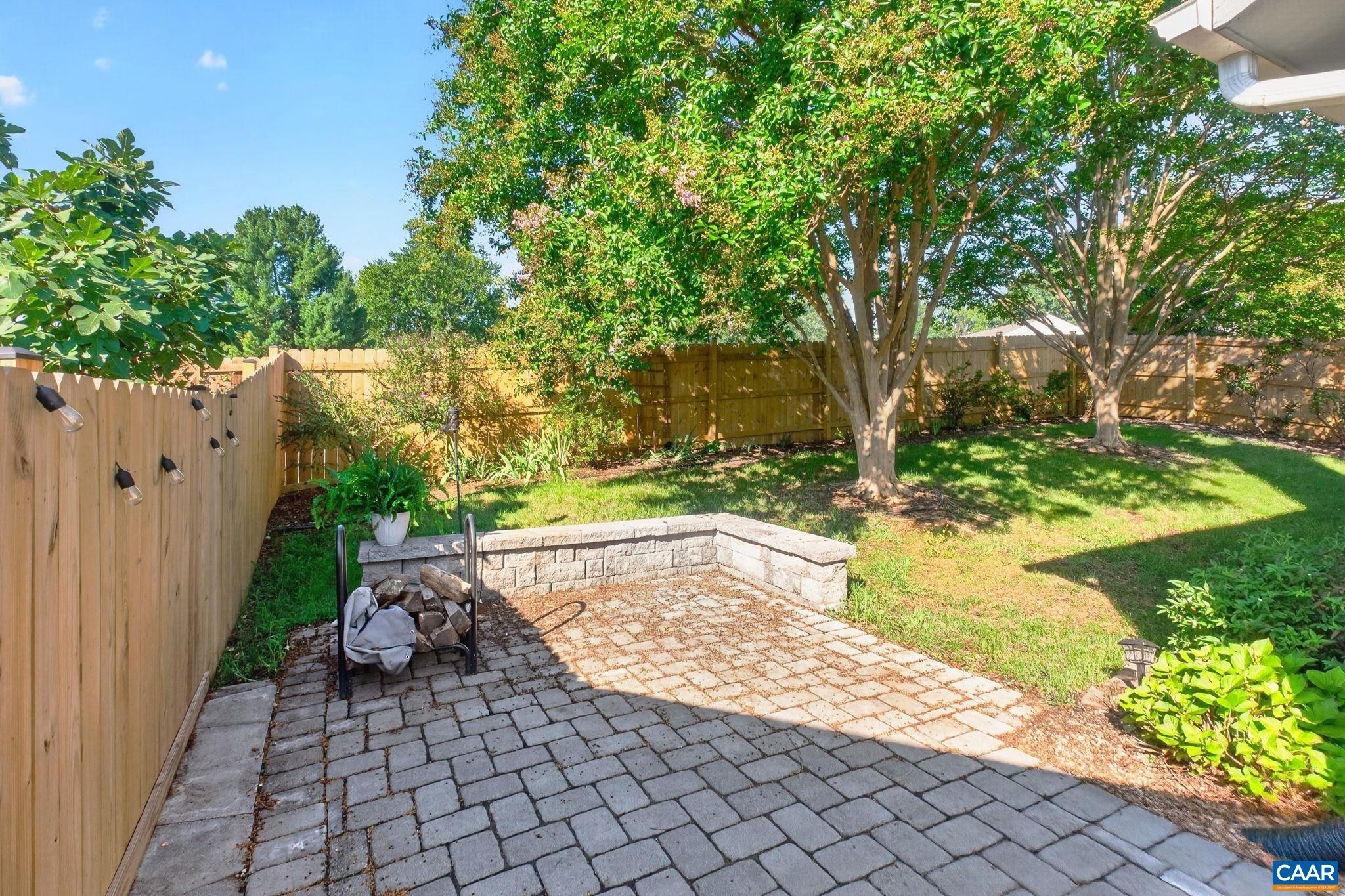 262 LAKEVIEW DR