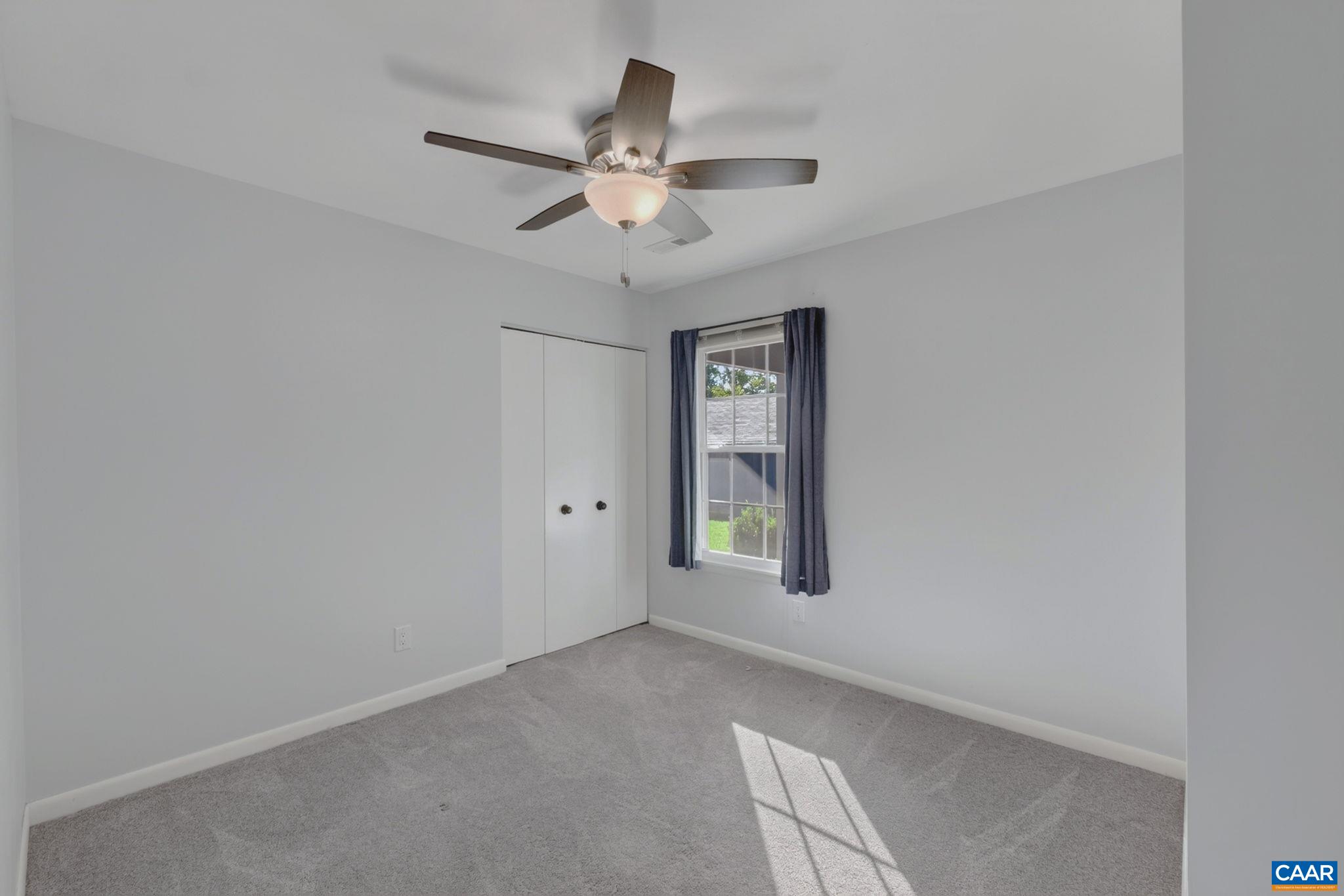 262 LAKEVIEW DR