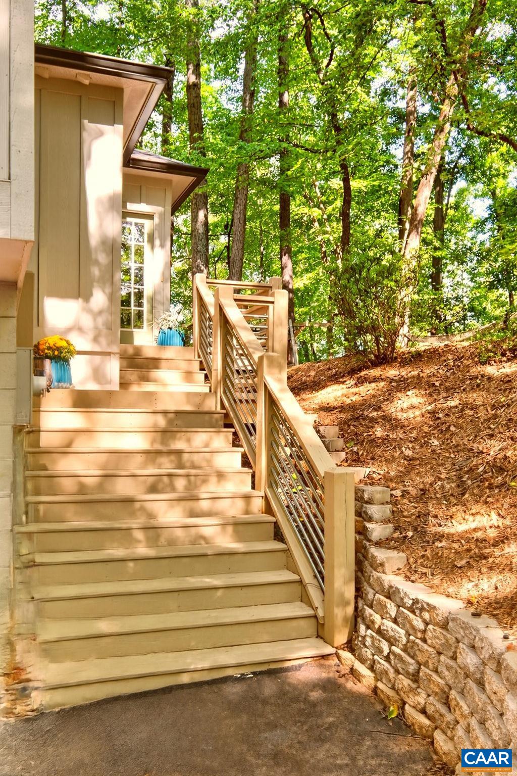 268 DEER CREST HTS