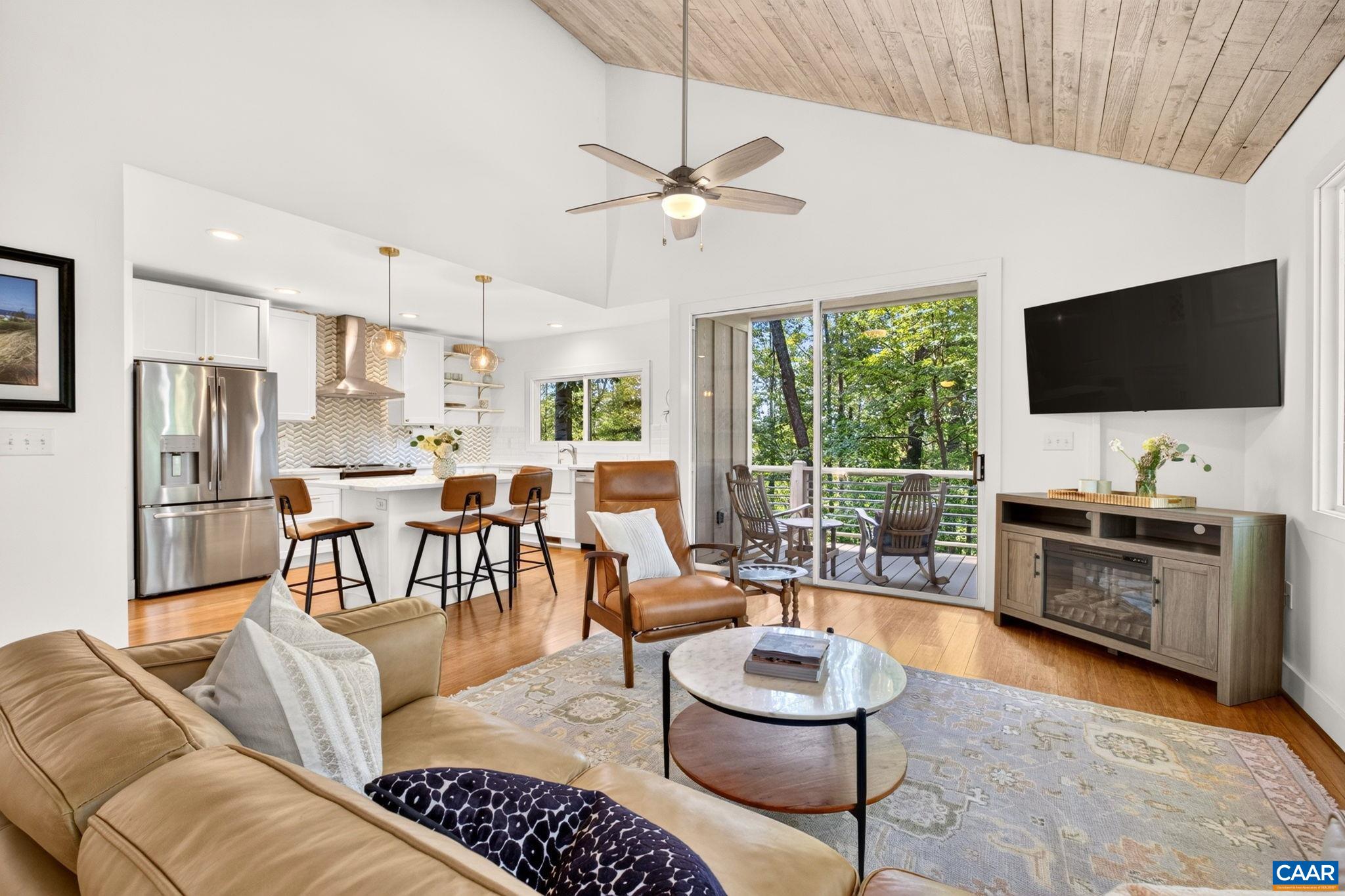 268 DEER CREST HTS