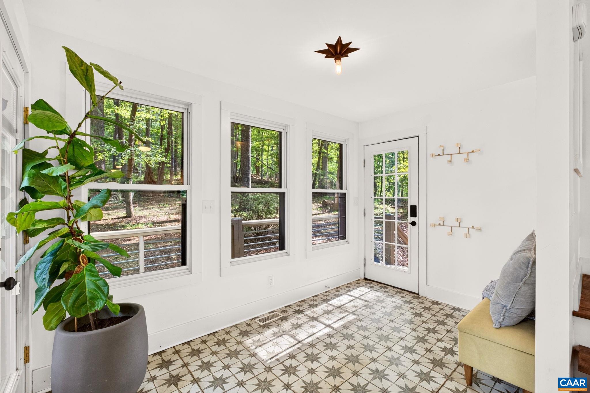 268 DEER CREST HTS