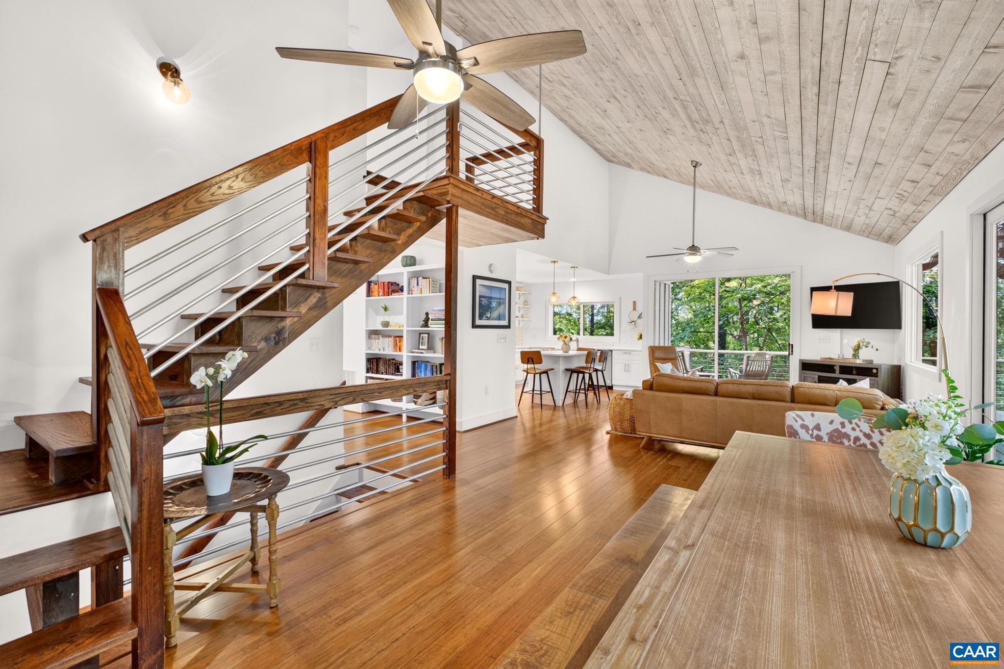 268 DEER CREST HTS