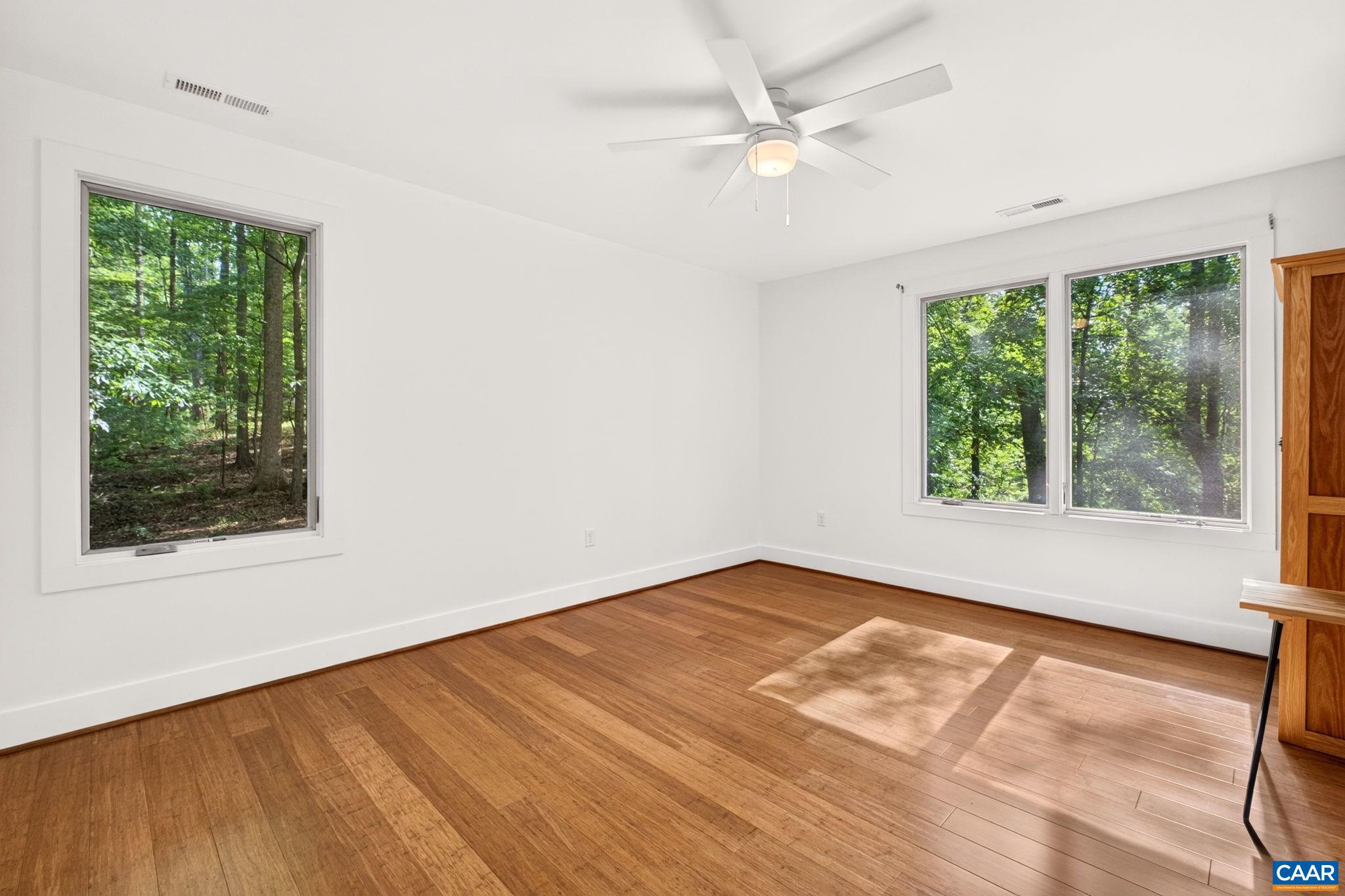 268 DEER CREST HTS