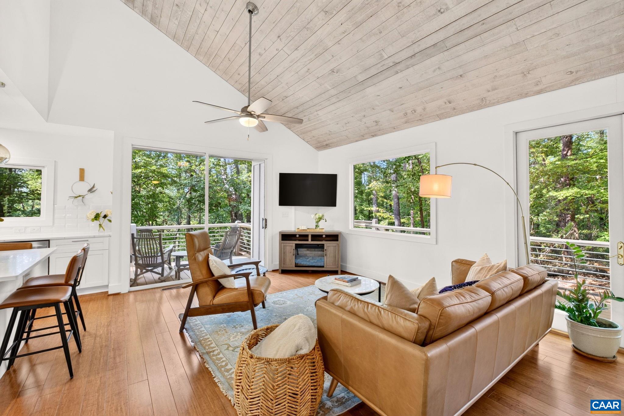 268 DEER CREST HTS
