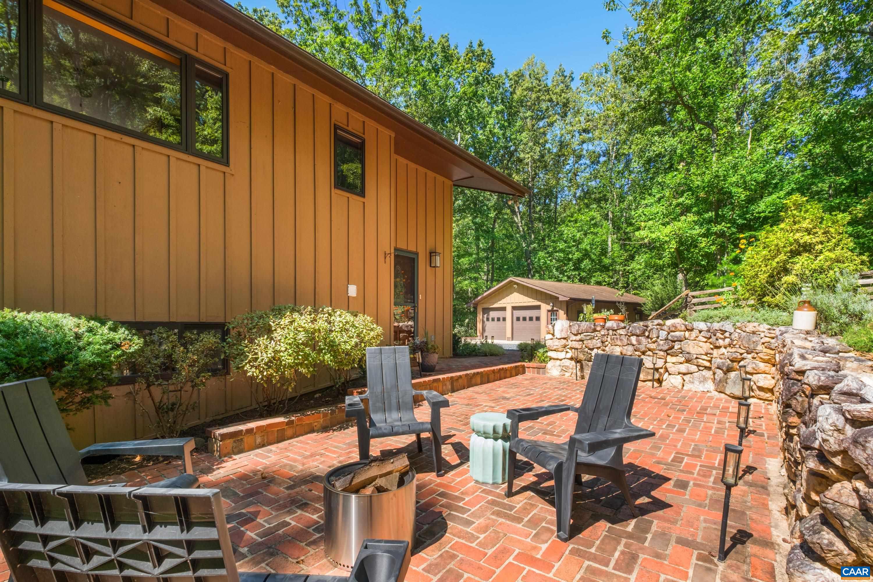 210 TURKS MOUNTAIN TRL