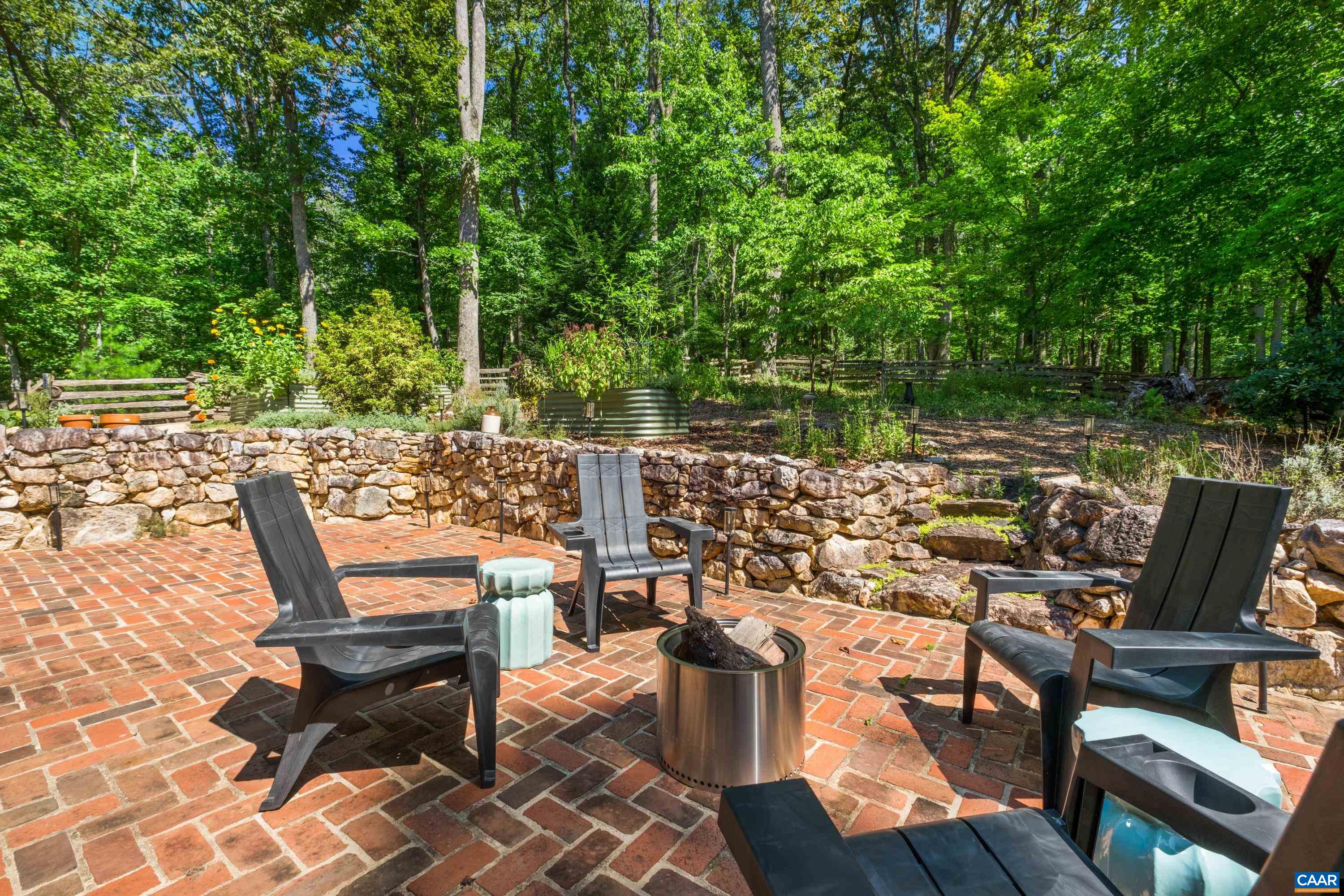 210 TURKS MOUNTAIN TRL