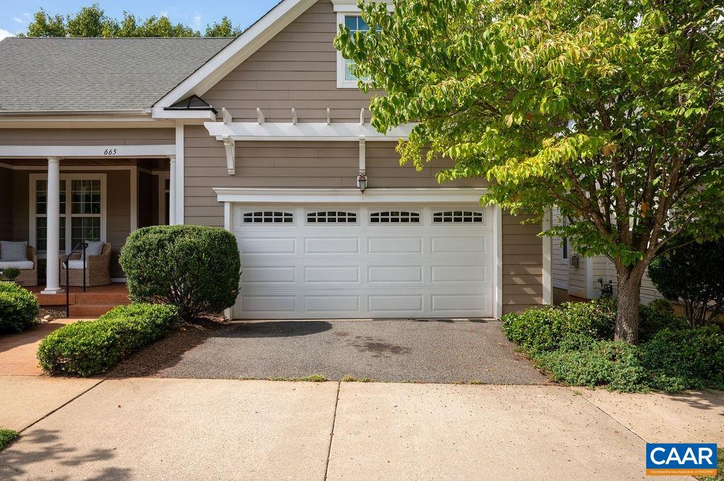 665 TYREE LN