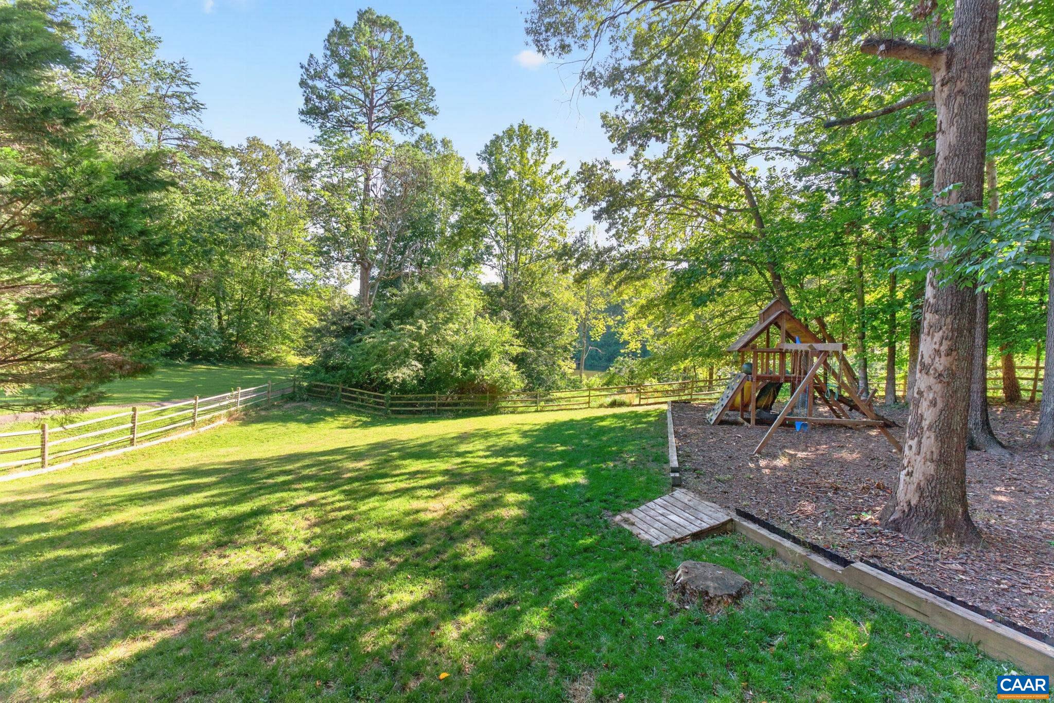 1809 AMBERFIELD DR
