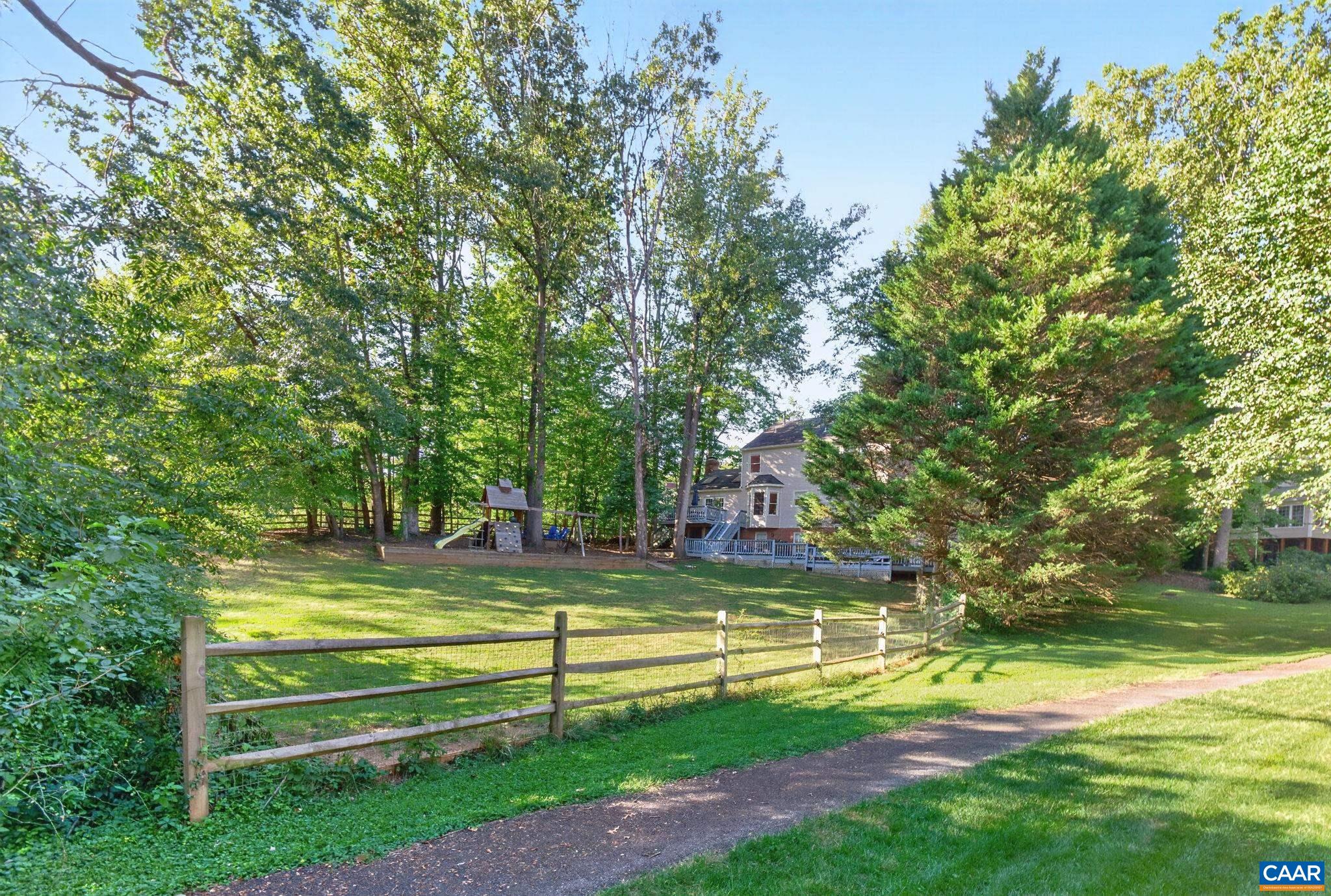1809 AMBERFIELD DR