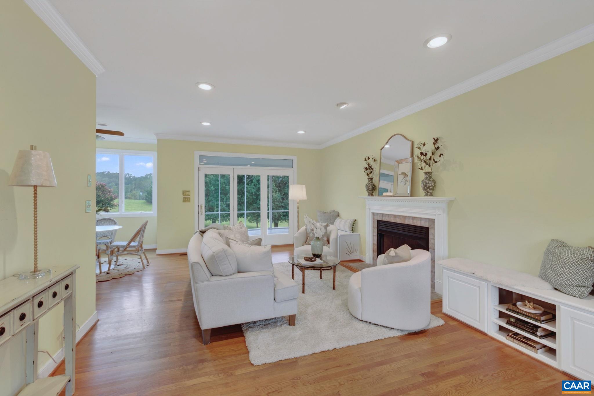 100 GRAEMONT LN