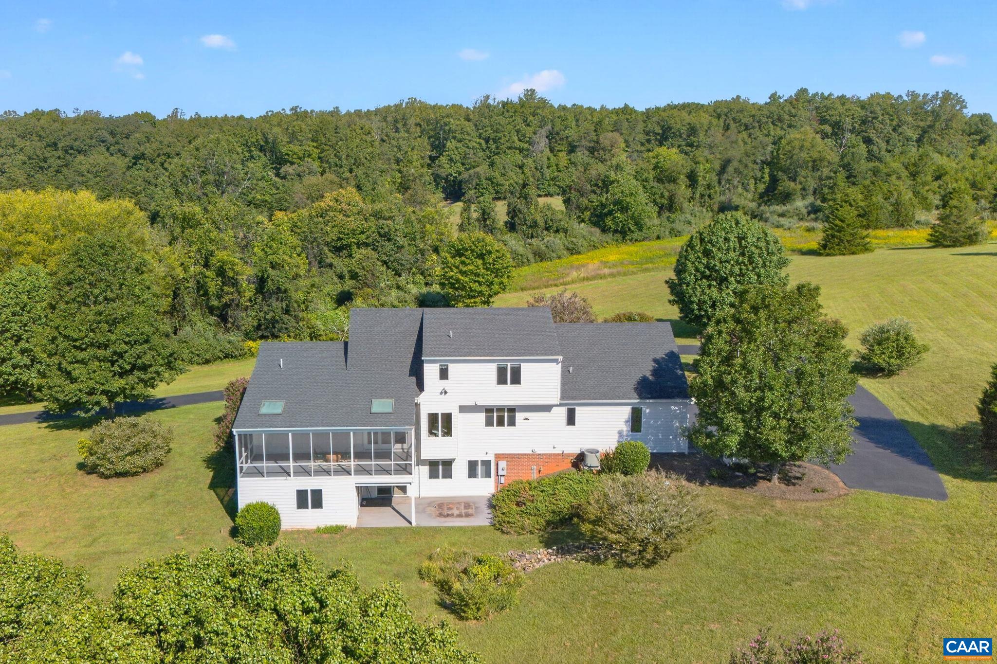 100 GRAEMONT LN