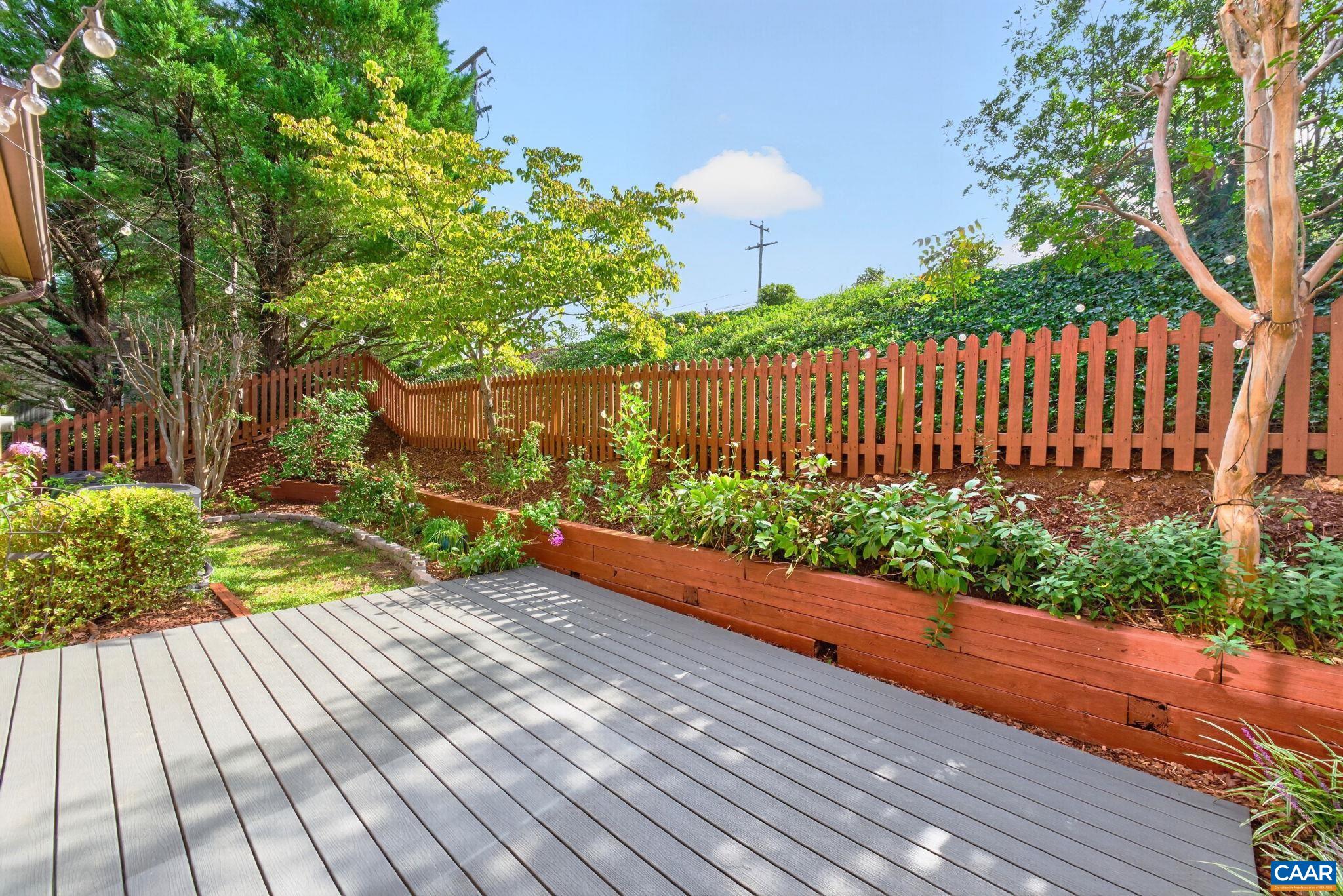 1685 ROYAL OAK CT
