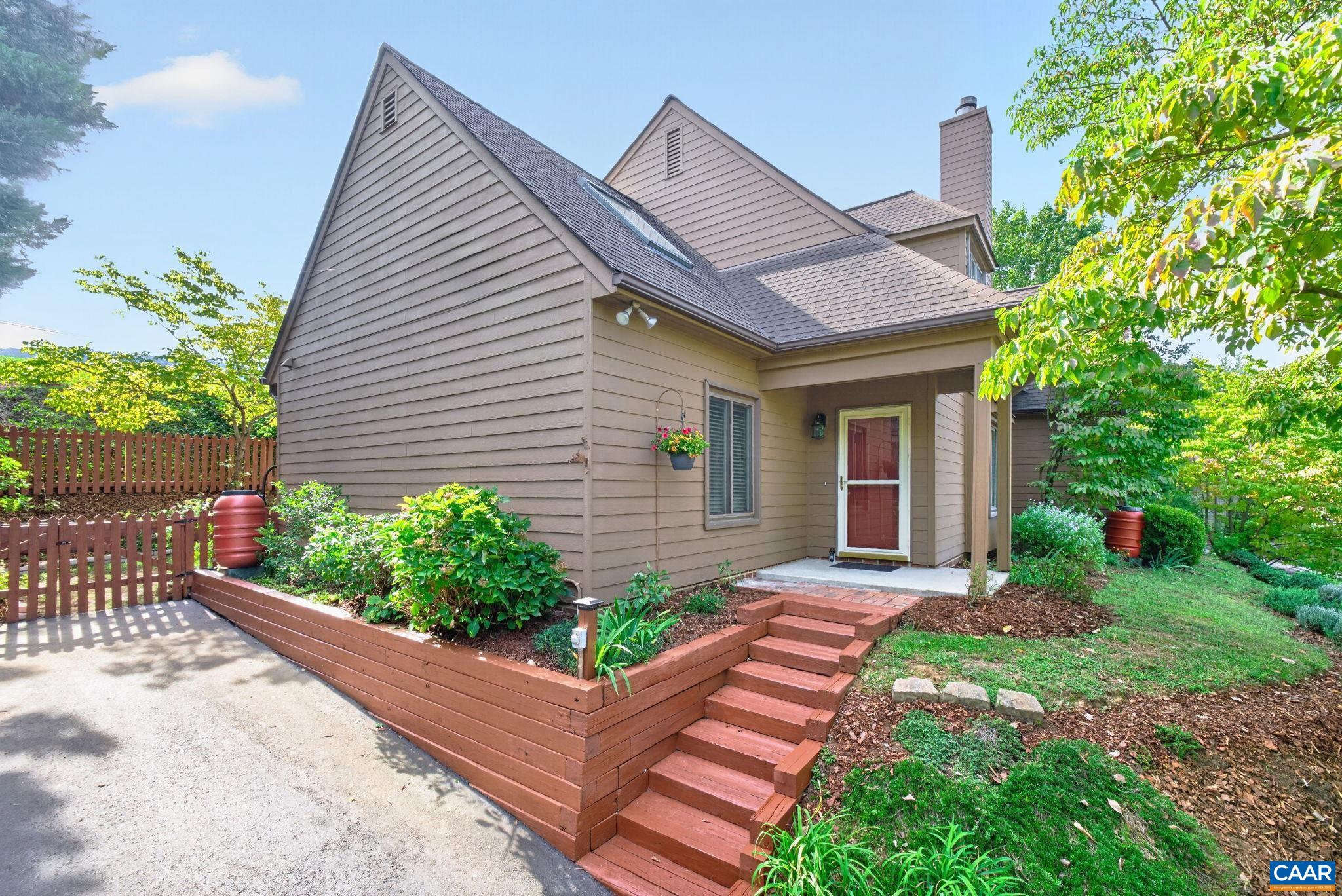 1685 ROYAL OAK CT