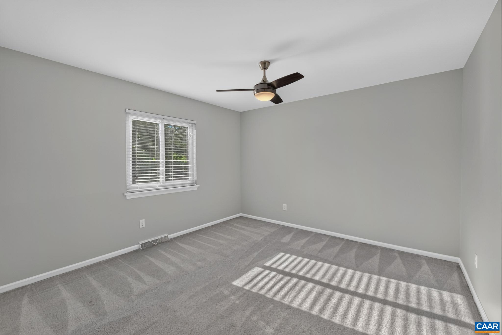 1685 ROYAL OAK CT