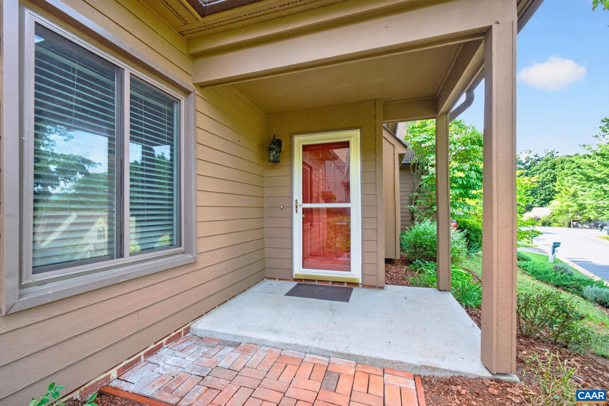 1685 ROYAL OAK CT