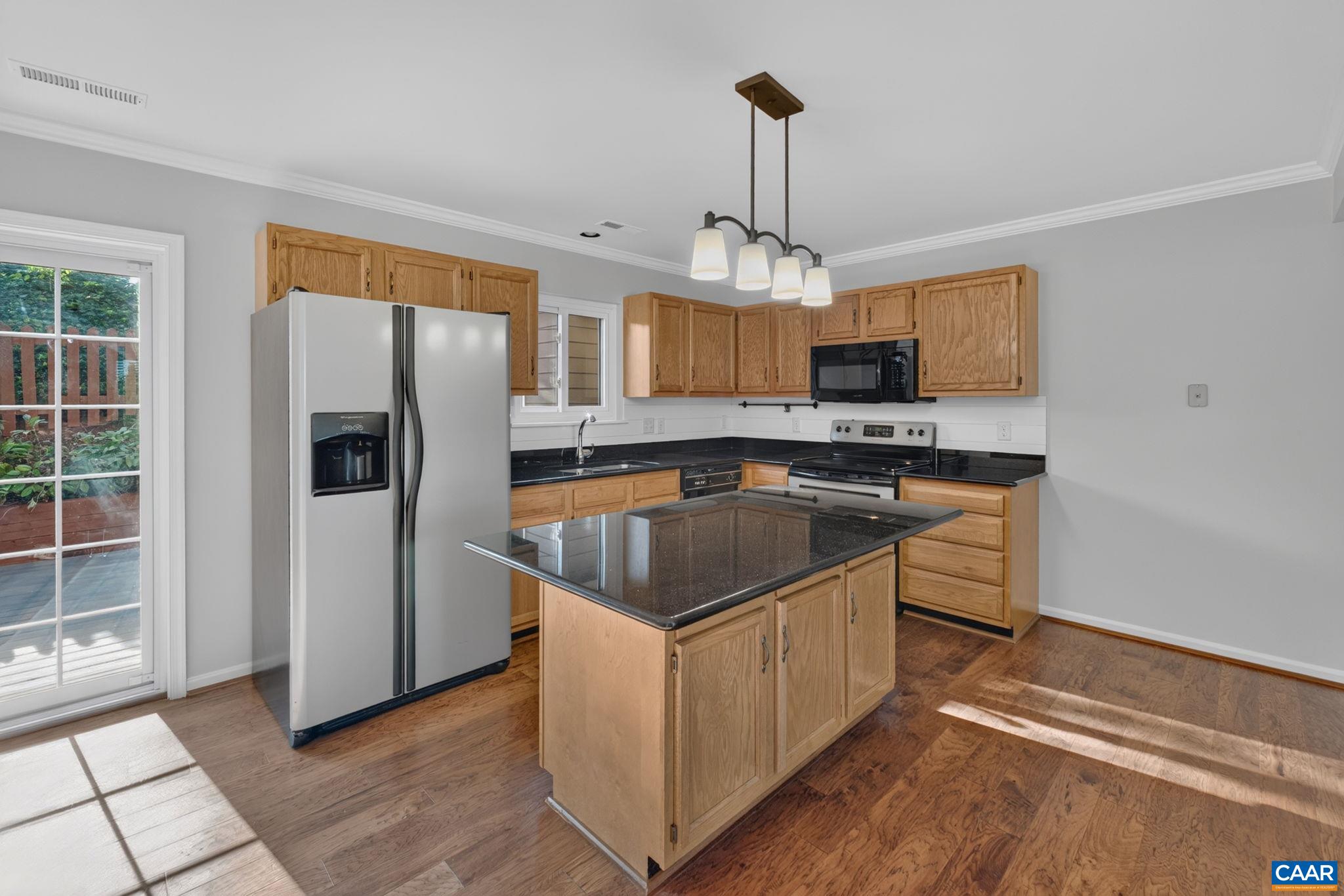 1685 ROYAL OAK CT
