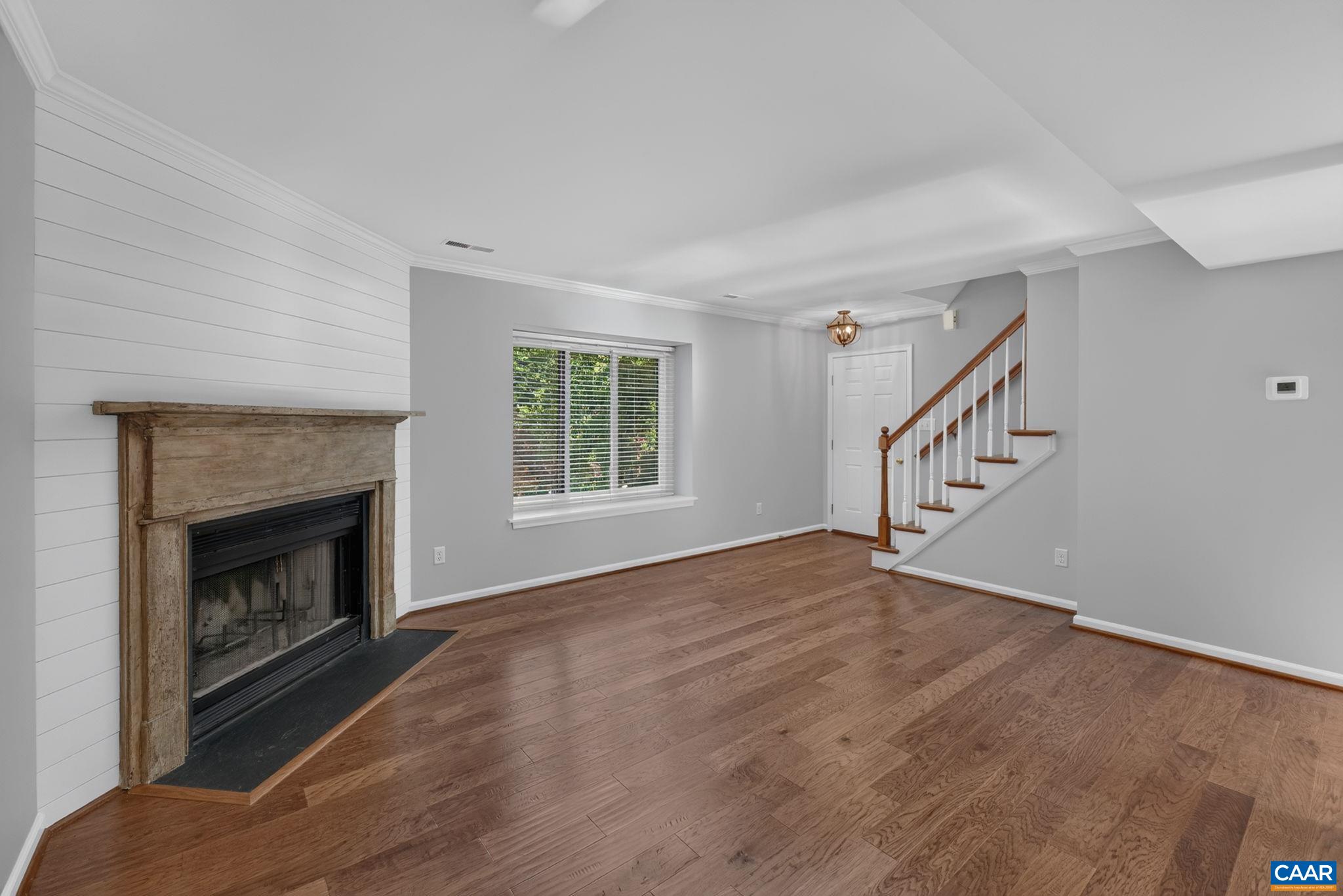 1685 ROYAL OAK CT